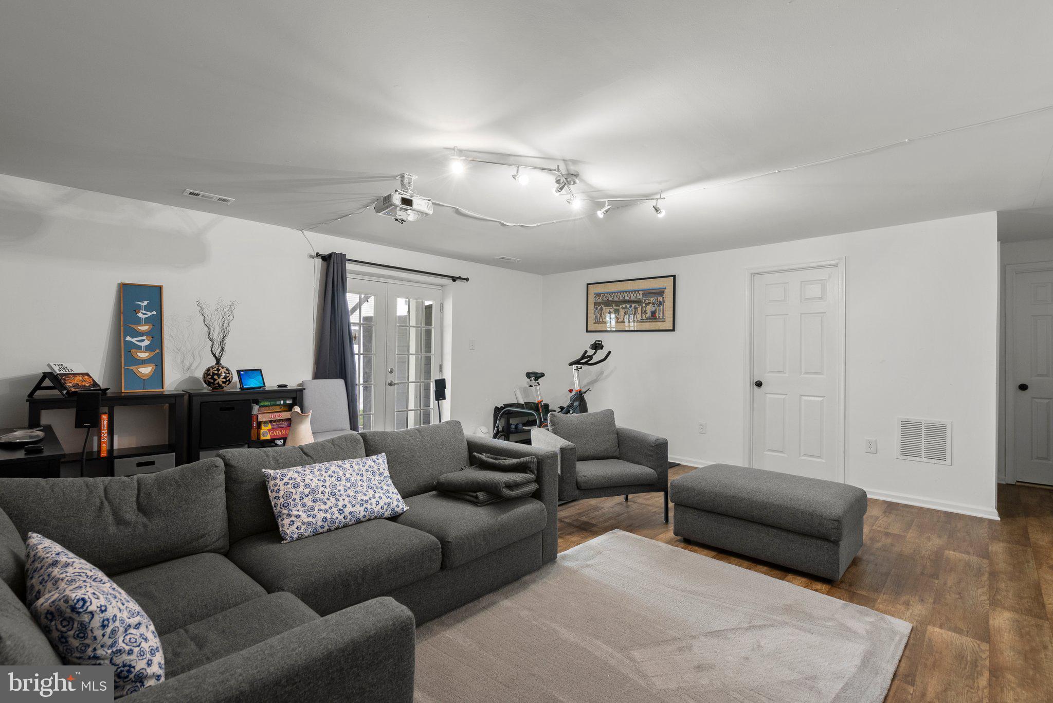 POTOMAC RIDGE - Residential