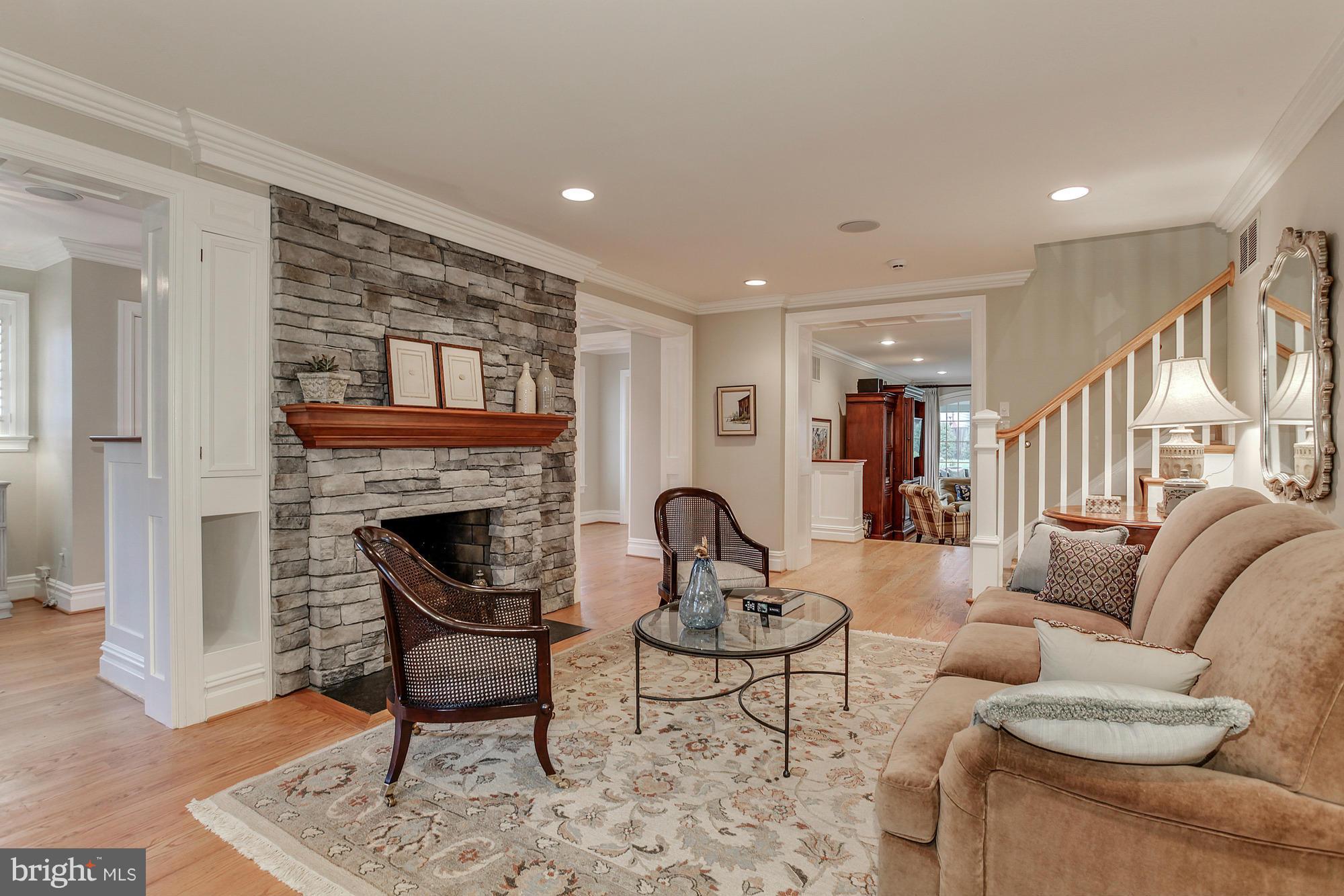 ENGLISH VILLAGE - Residential