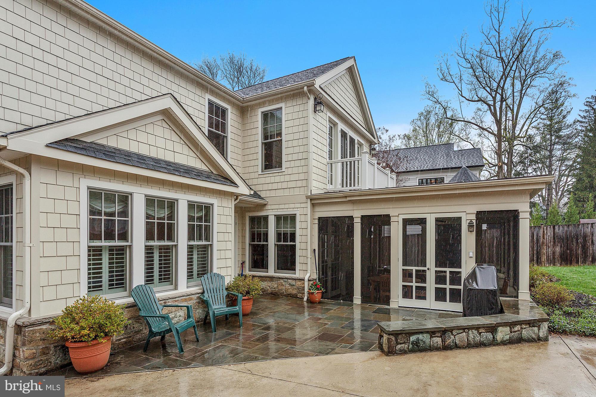 ENGLISH VILLAGE - Residential