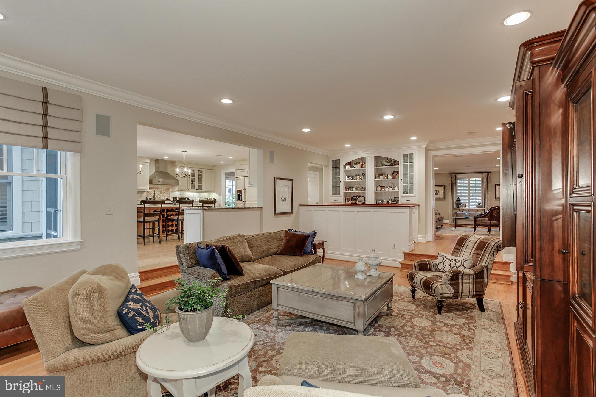 ENGLISH VILLAGE - Residential