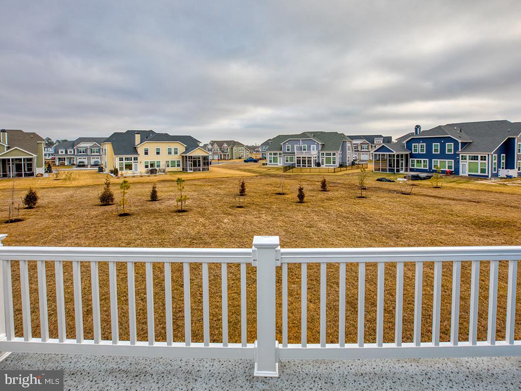 PENINSULA LAKES - Residential