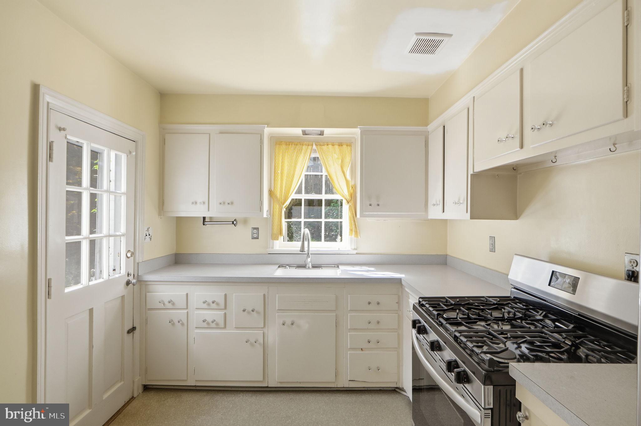 WESTMORELAND HILLS - Residential