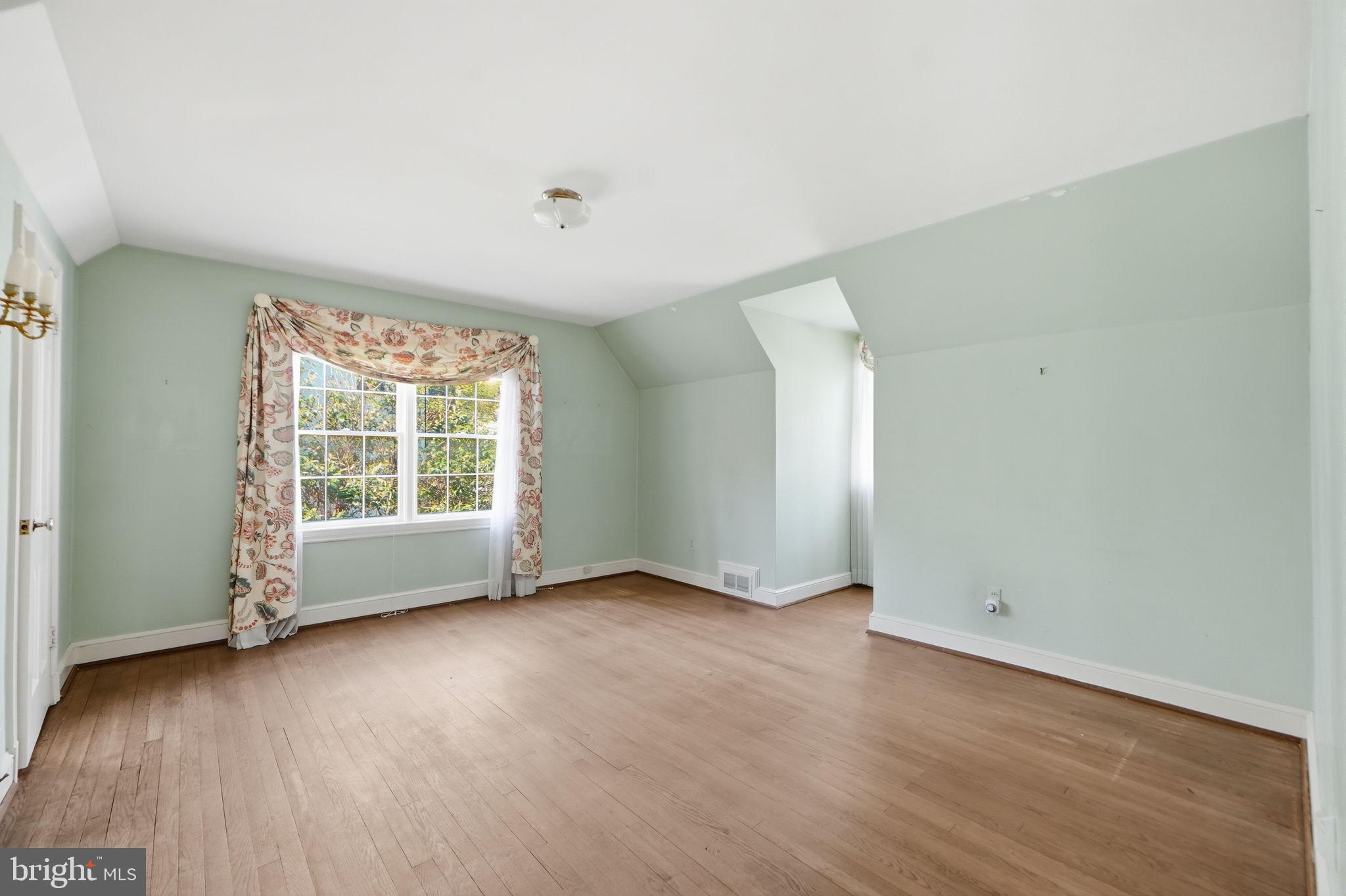 WESTMORELAND HILLS - Residential