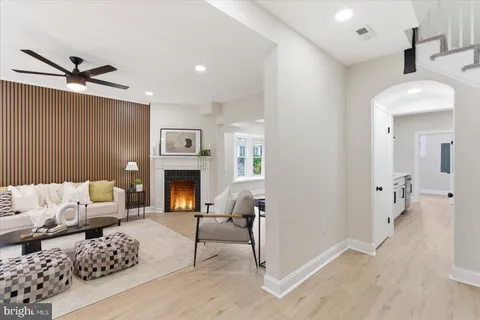 MLS: MDBA2218826