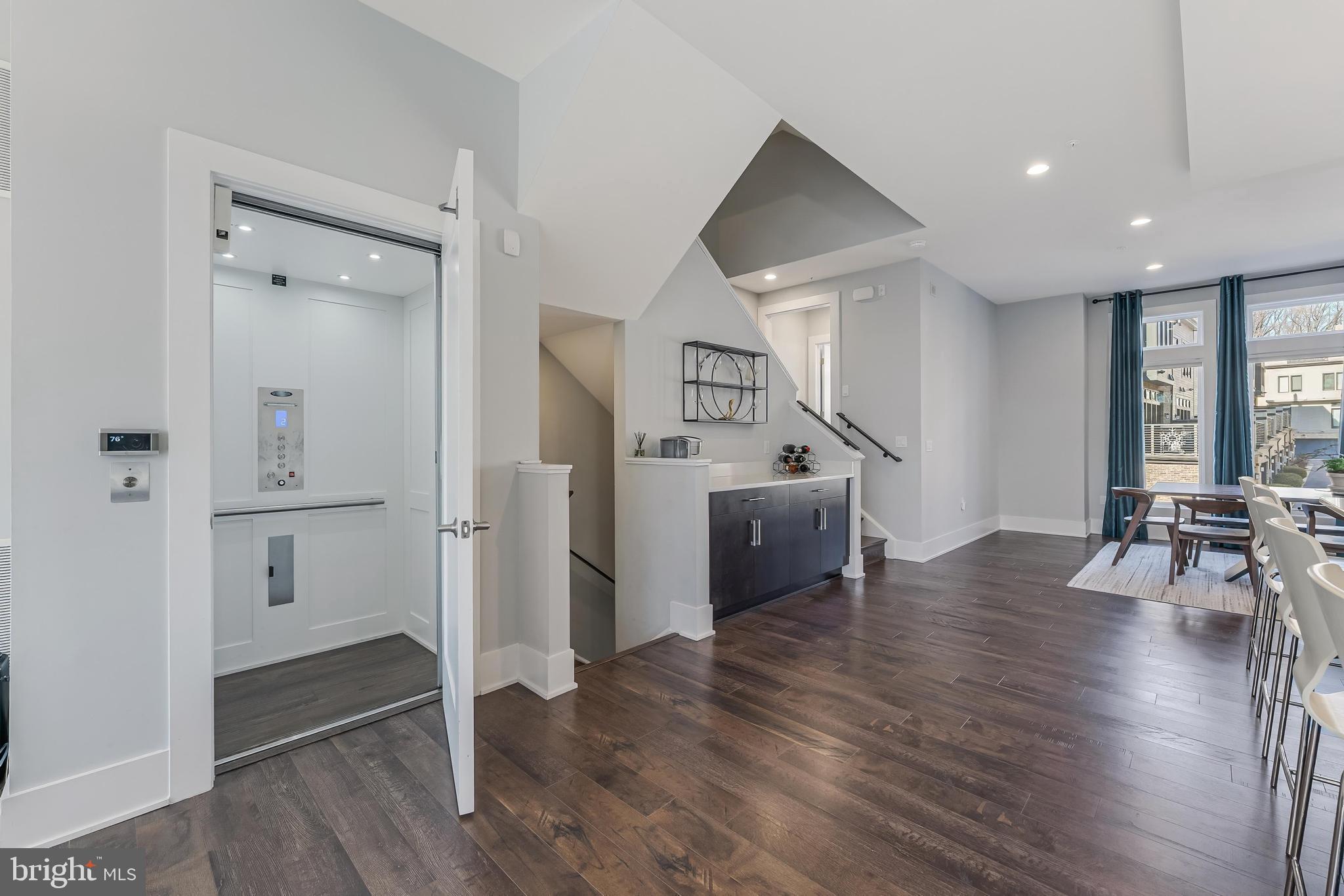 GROSVENOR HEIGHTS - Residential