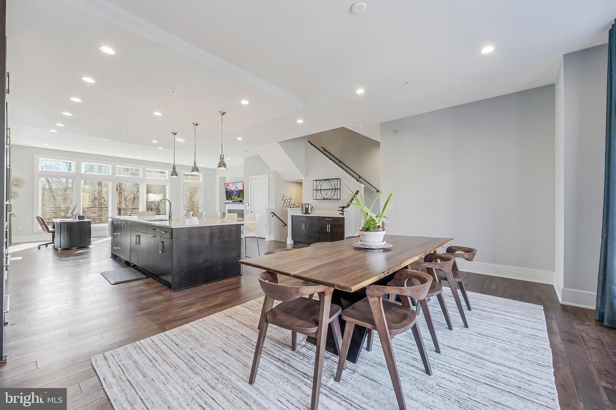 GROSVENOR HEIGHTS - Residential