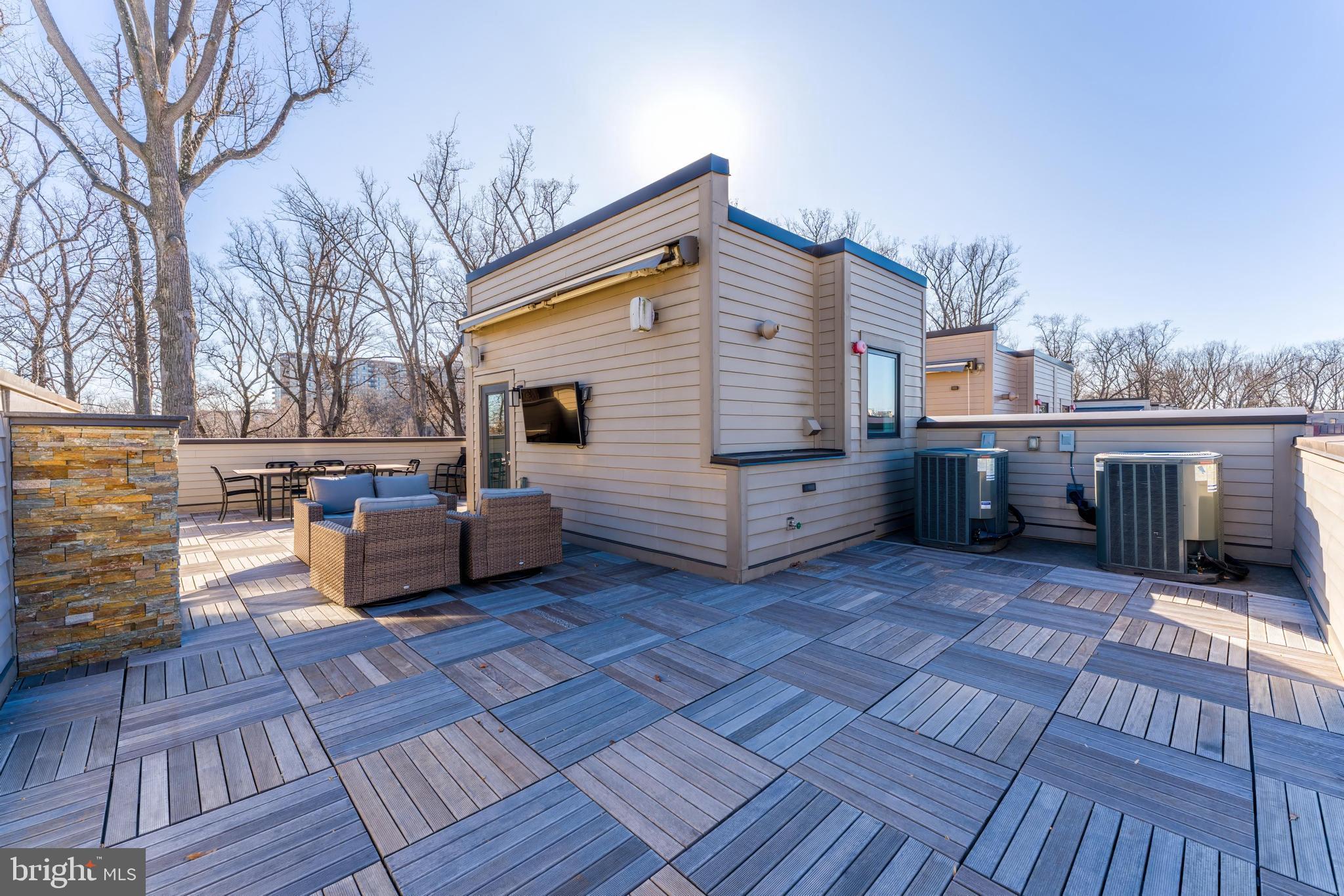 GROSVENOR HEIGHTS - Residential