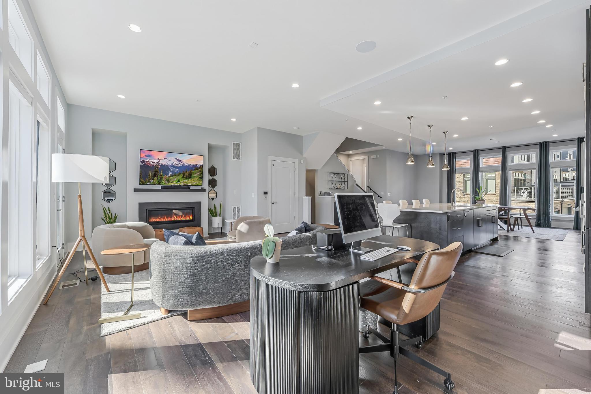 GROSVENOR HEIGHTS - Residential