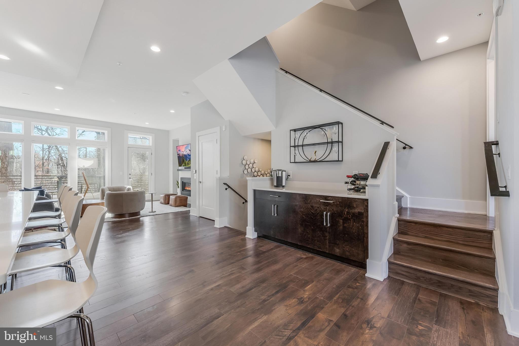 GROSVENOR HEIGHTS - Residential