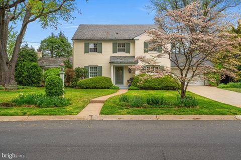 Photo of 8030 Glendale Road, CHEVY CHASE, MD 20815 (MLS # MDMC2178020)