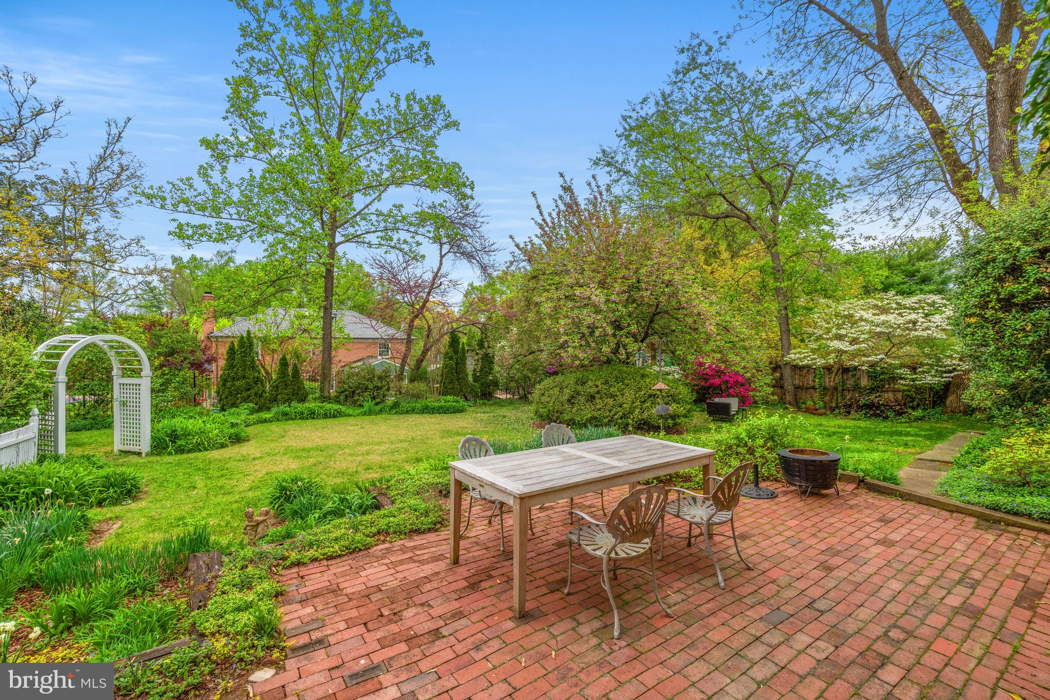 THE HAMLET - Residential