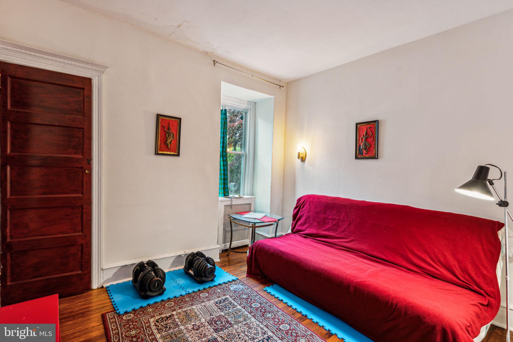 EAST OAK LANE - Residential