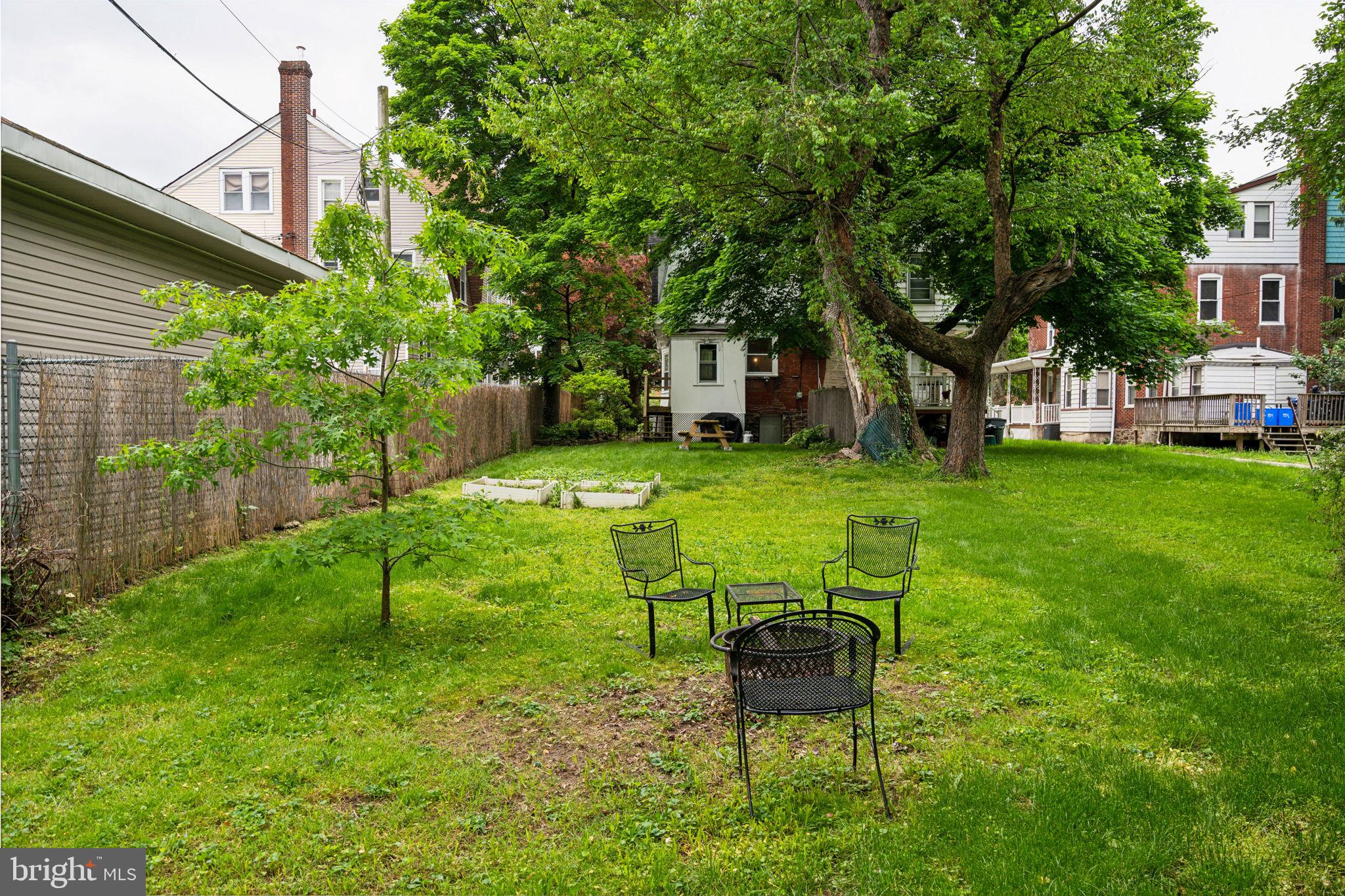 EAST OAK LANE - Residential