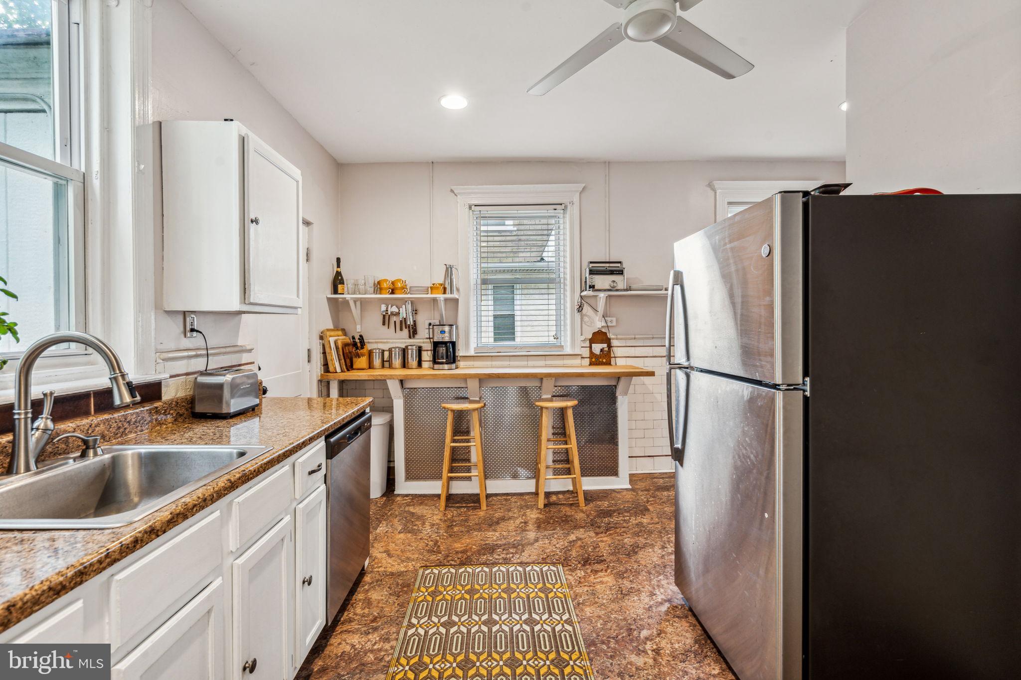 EAST OAK LANE - Residential