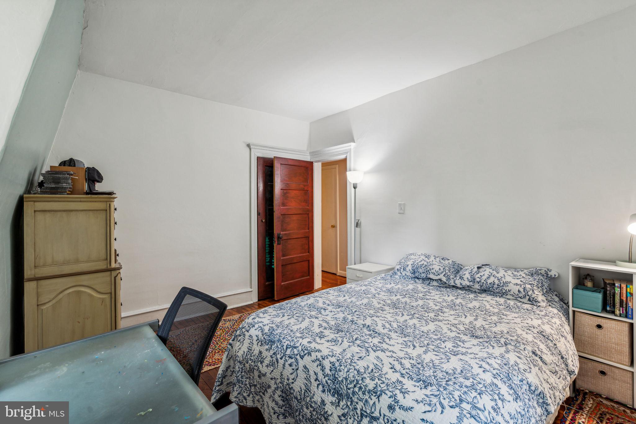 EAST OAK LANE - Residential