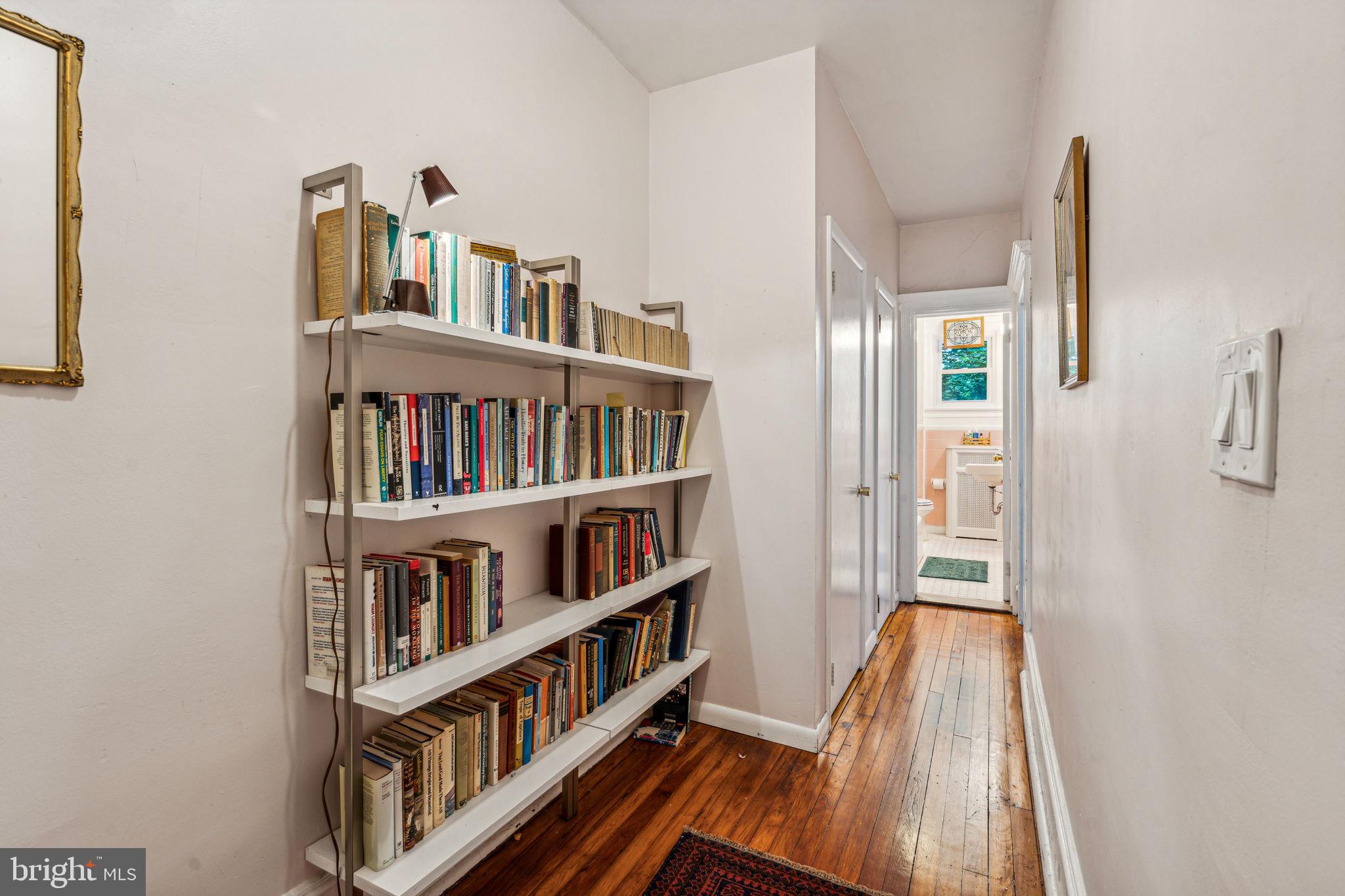 EAST OAK LANE - Residential