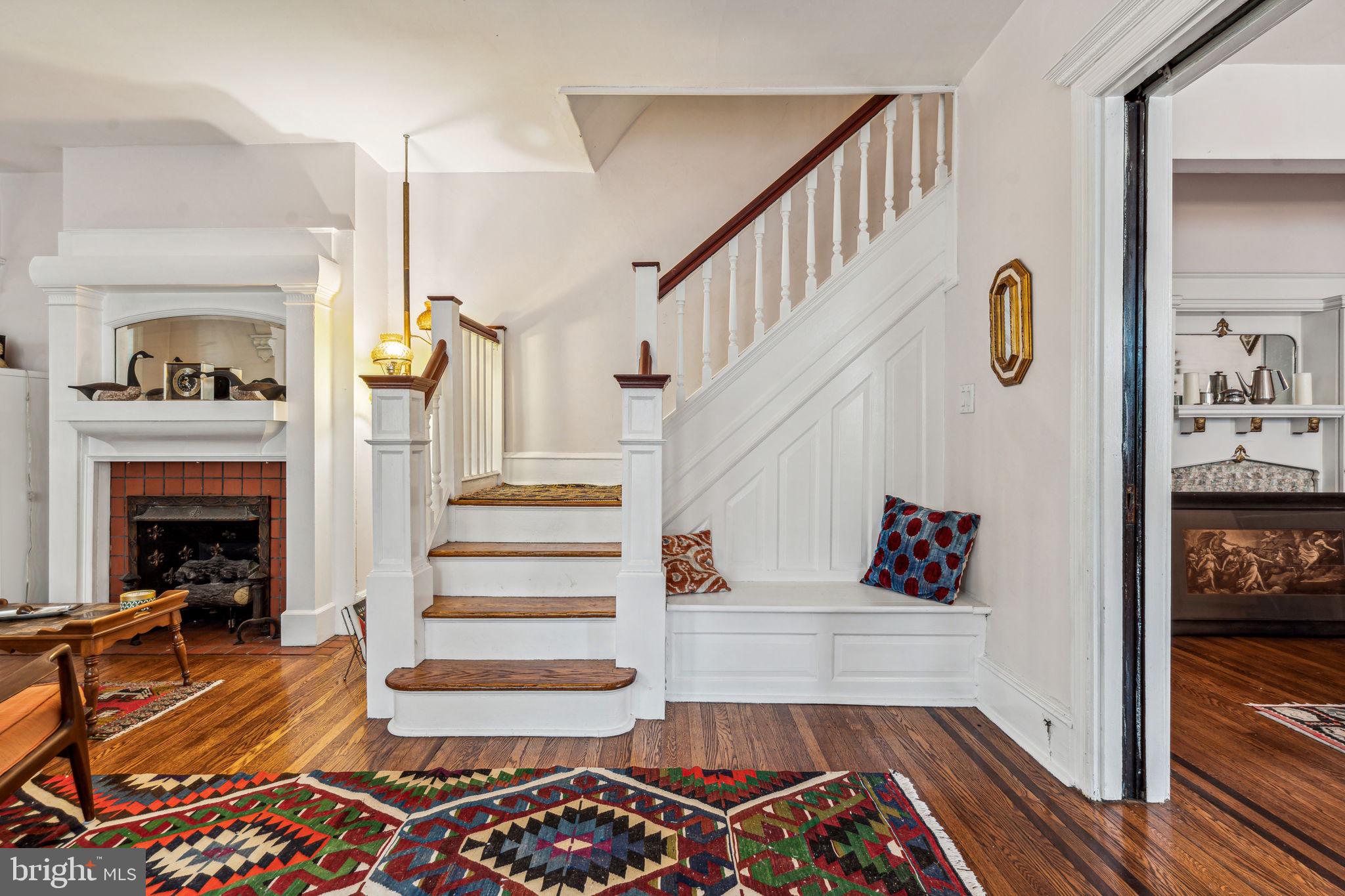 EAST OAK LANE - Residential