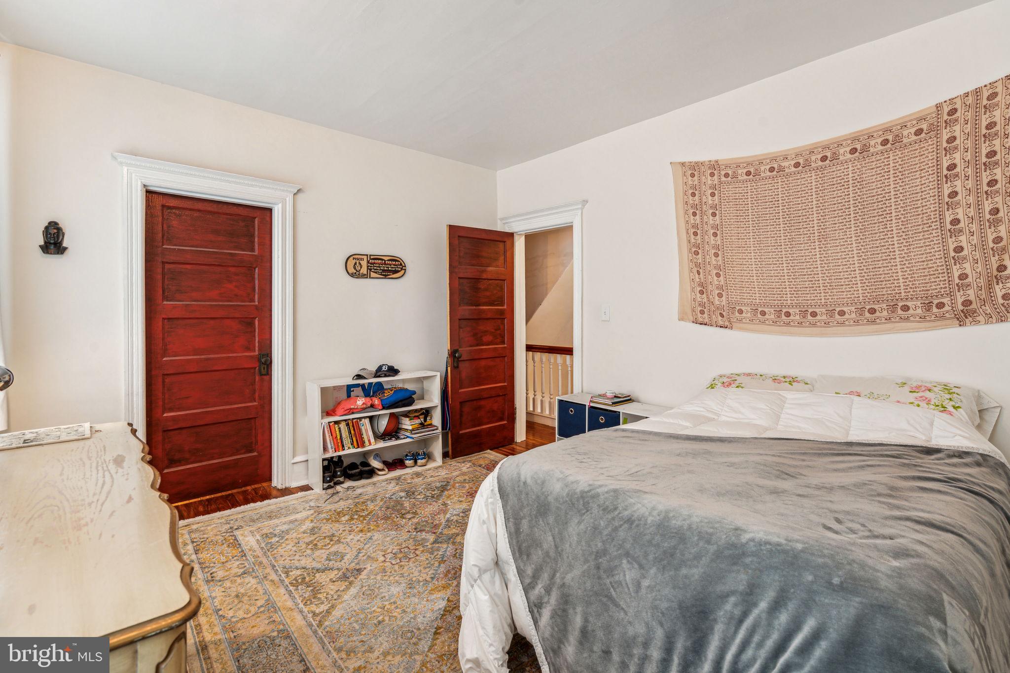 EAST OAK LANE - Residential