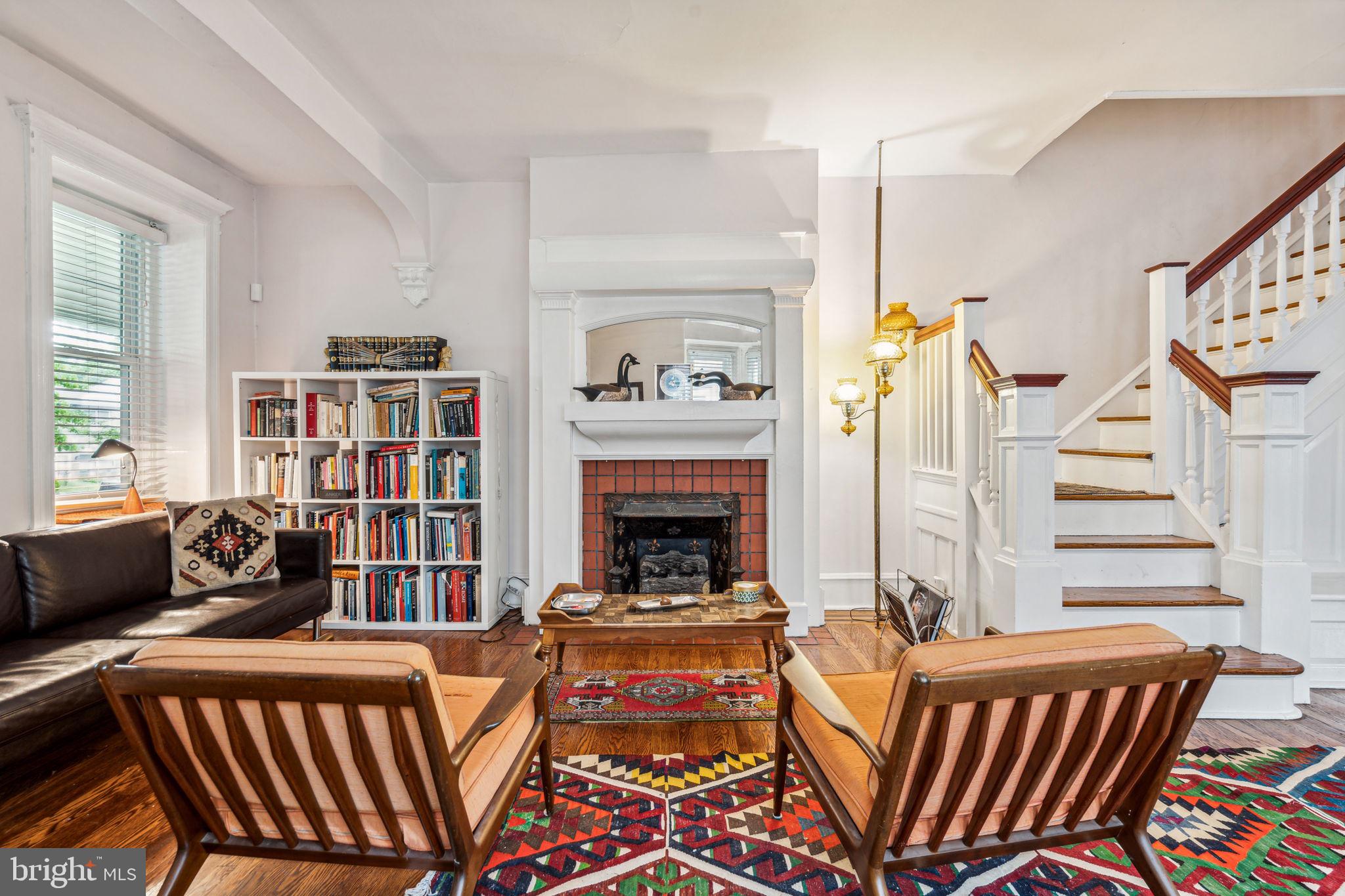 EAST OAK LANE - Residential