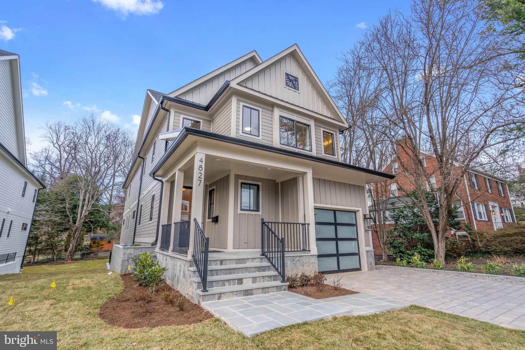 COUNTRY CLUB MANOR - Residential