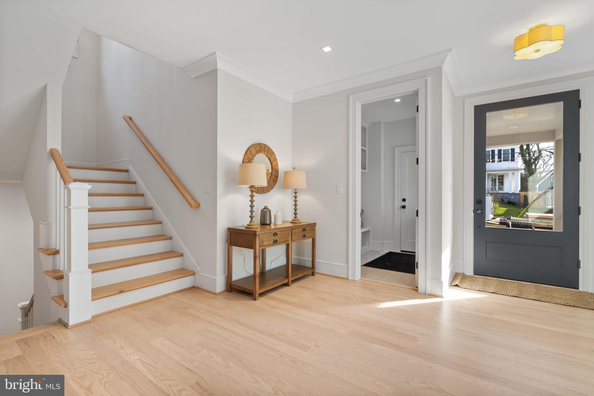 COUNTRY CLUB MANOR - Residential