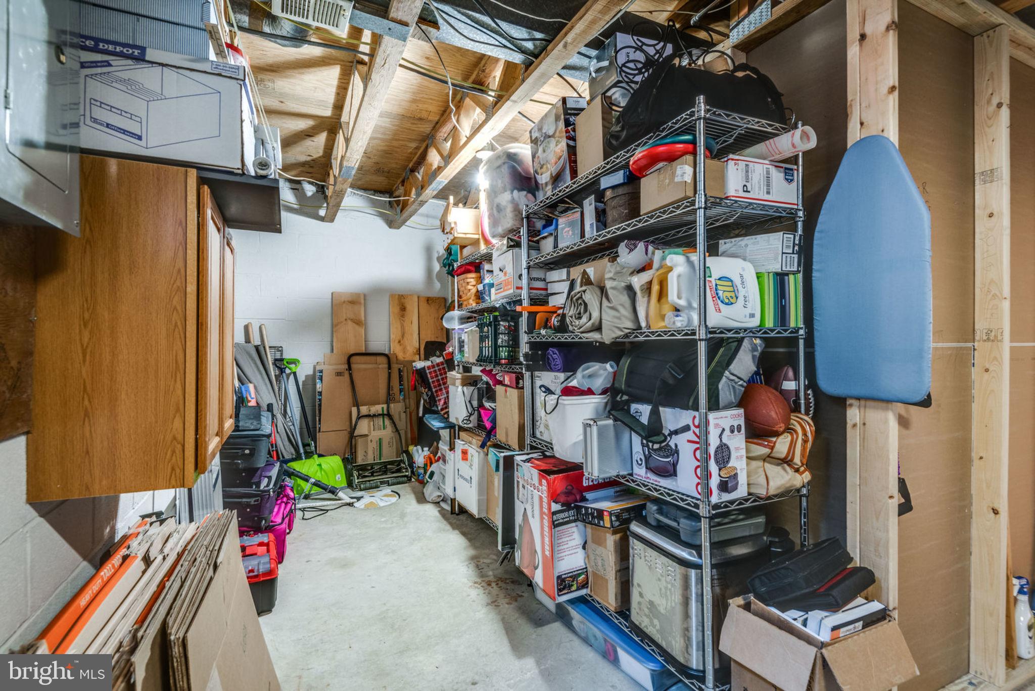 LOUDOUN HILLS - Residential