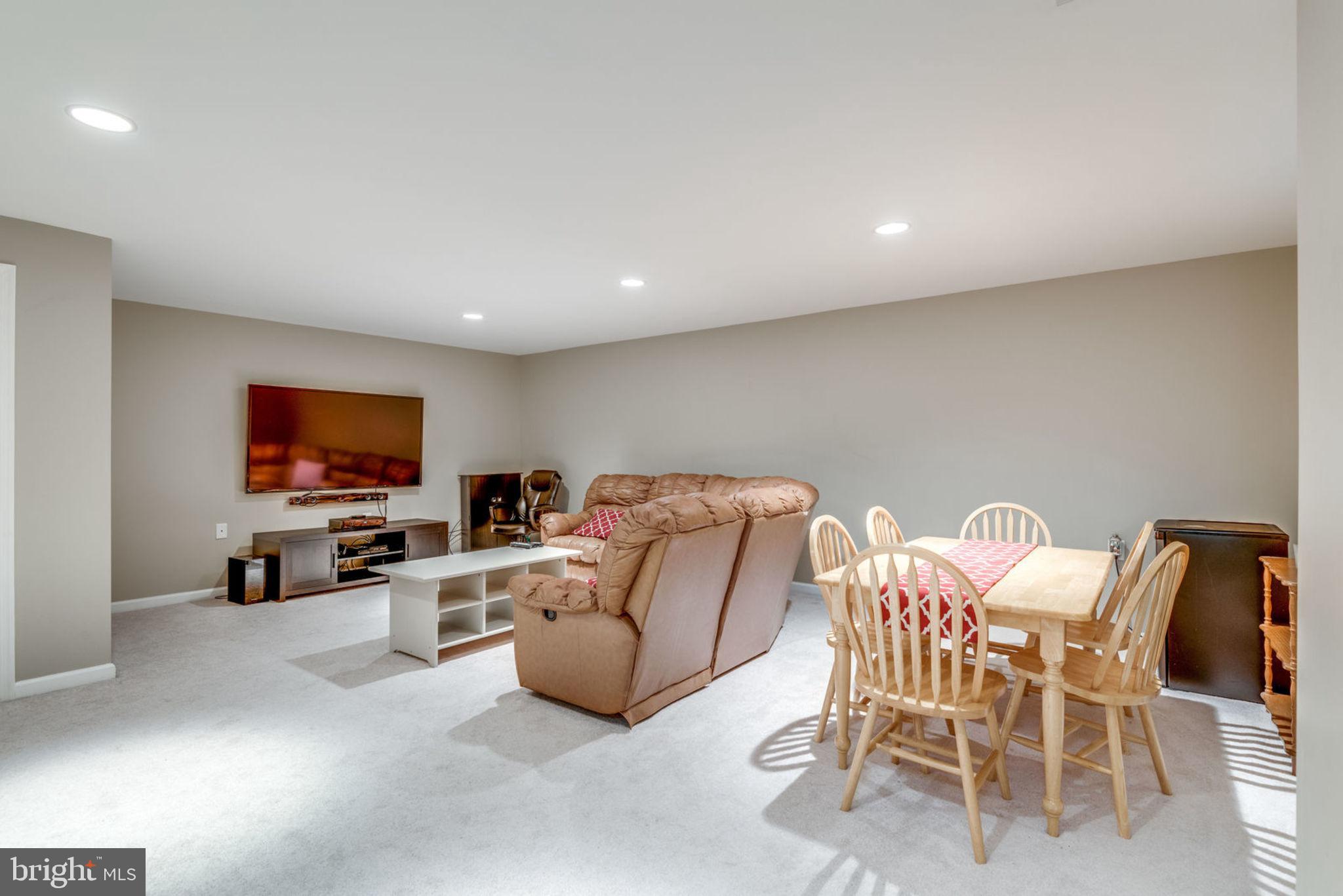 LOUDOUN HILLS - Residential