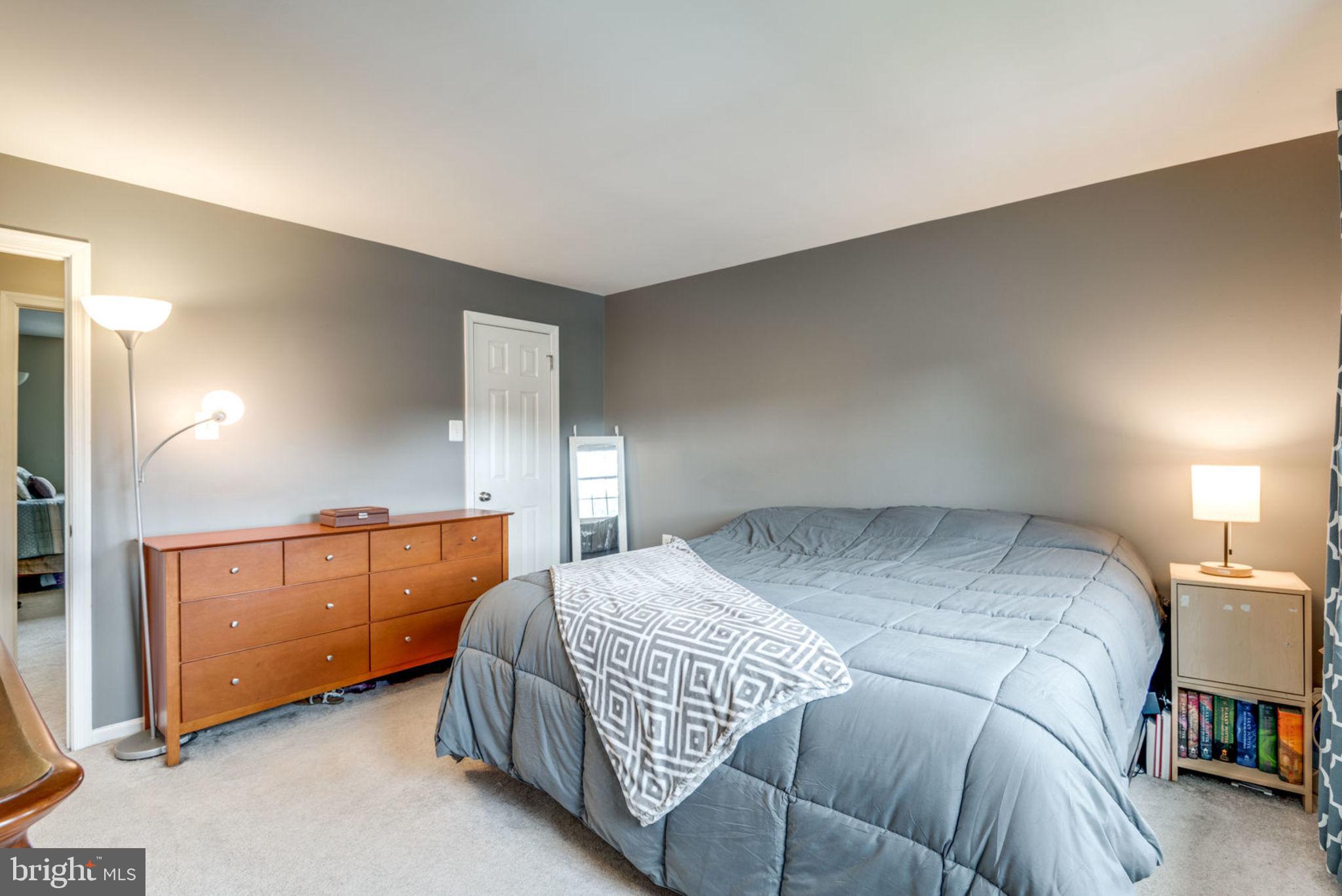 LOUDOUN HILLS - Residential