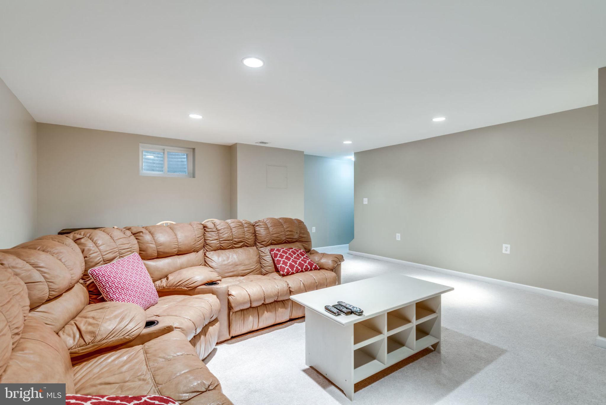 LOUDOUN HILLS - Residential