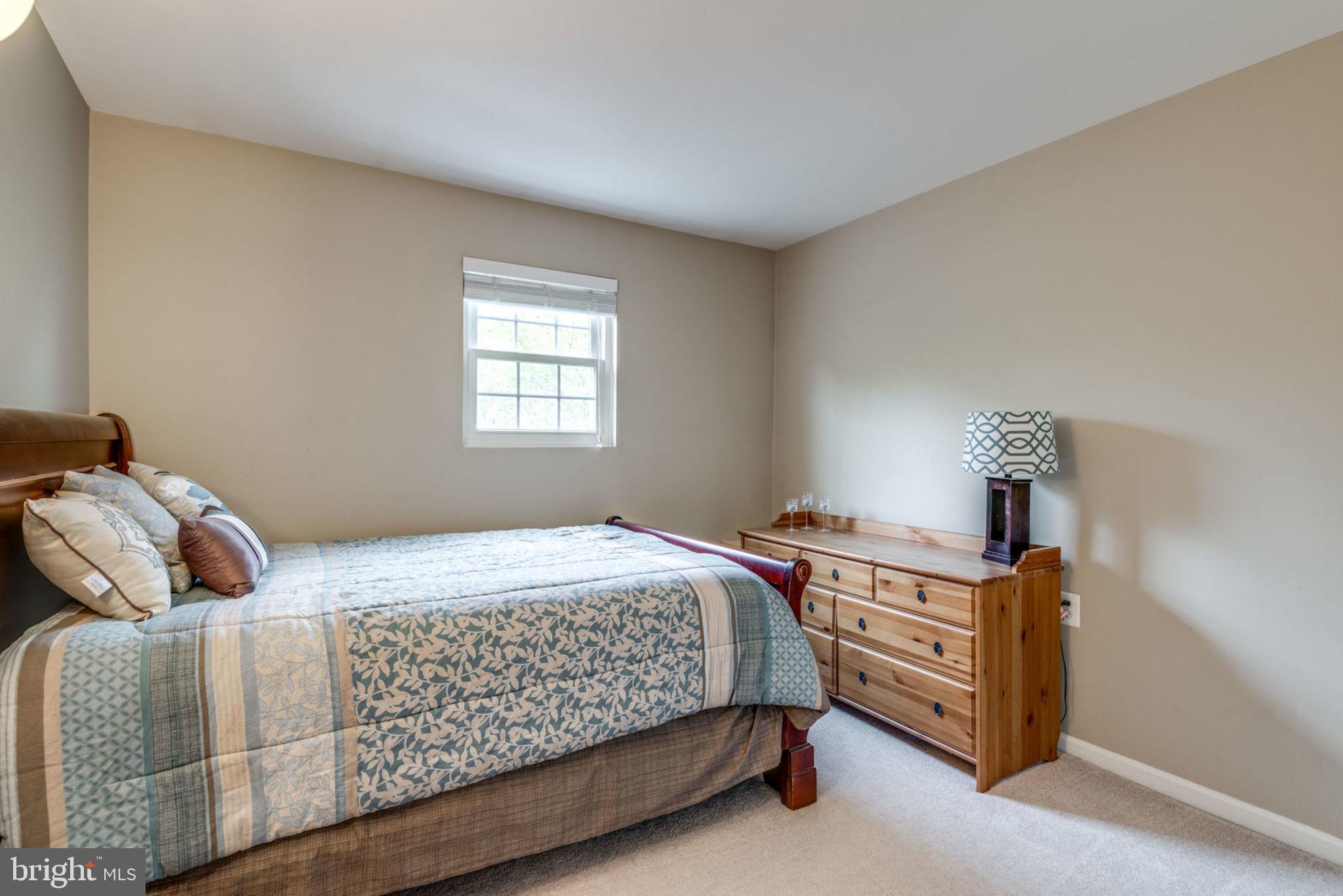 LOUDOUN HILLS - Residential