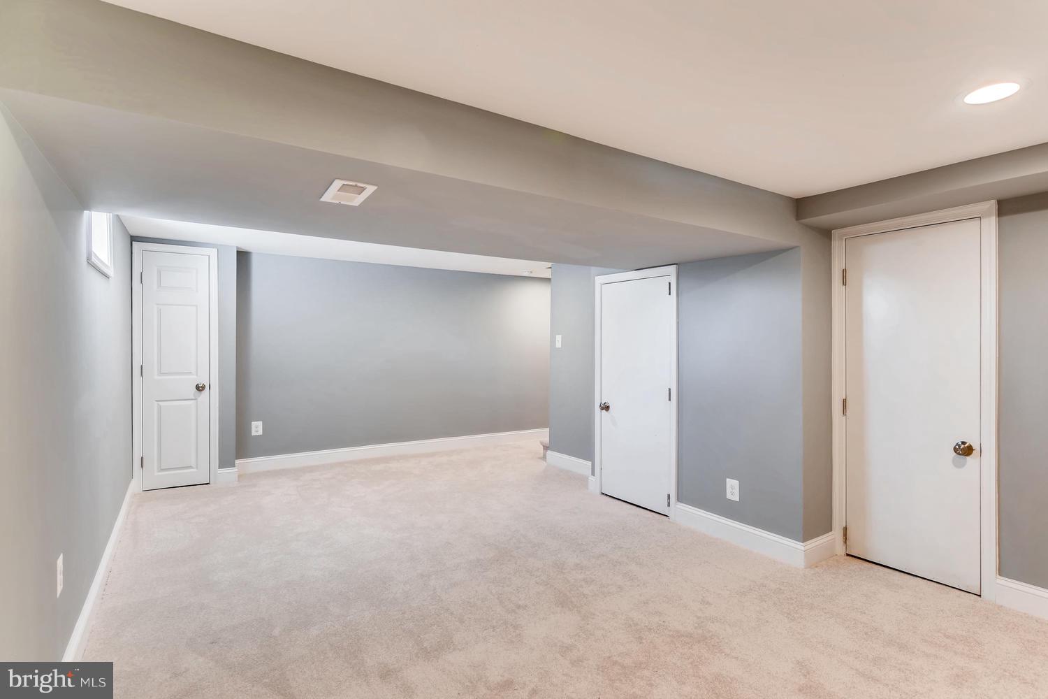 BROAD ACRES - Residential