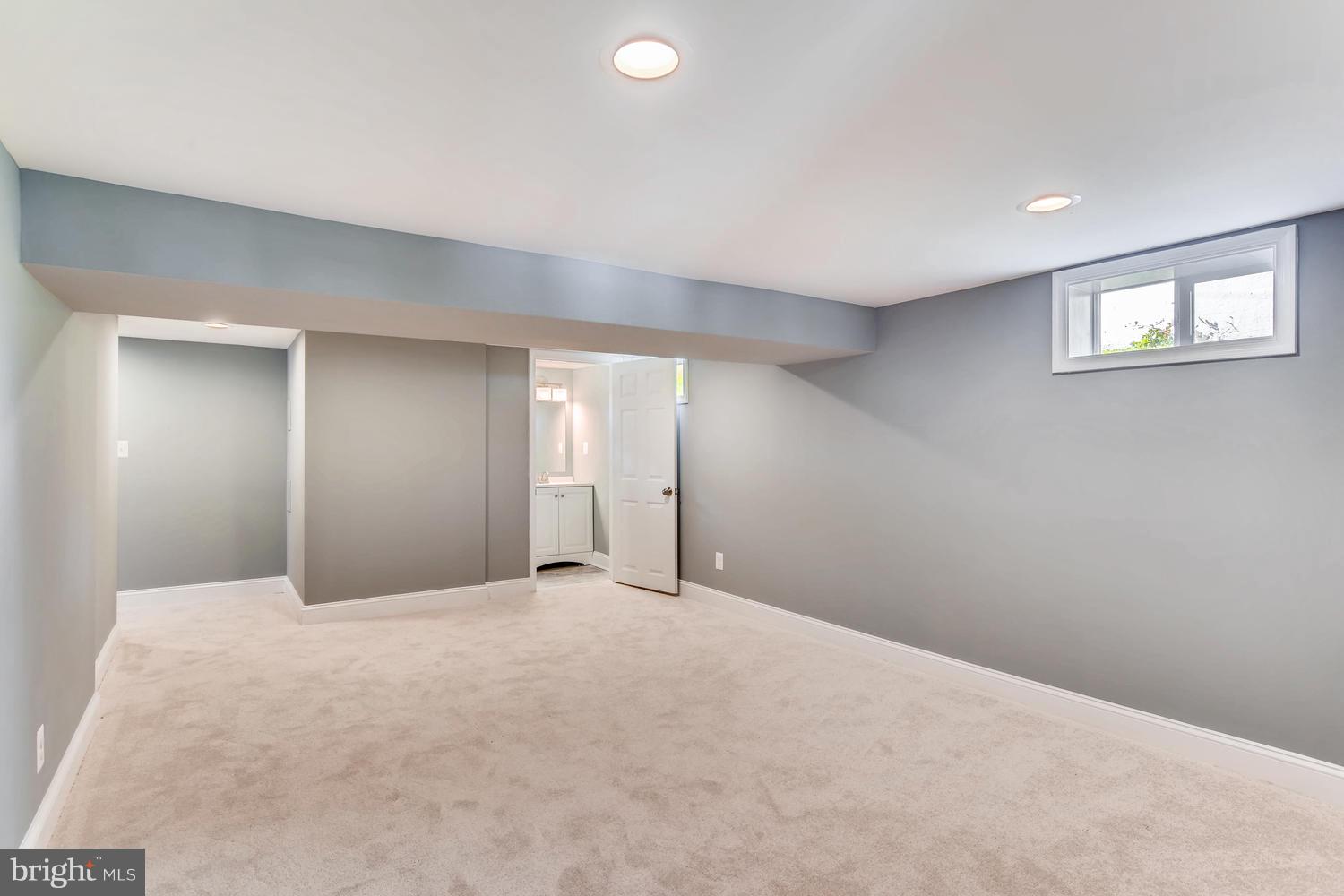 BROAD ACRES - Residential