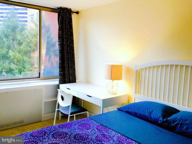 RIVER PLACE WEST - Residential Lease