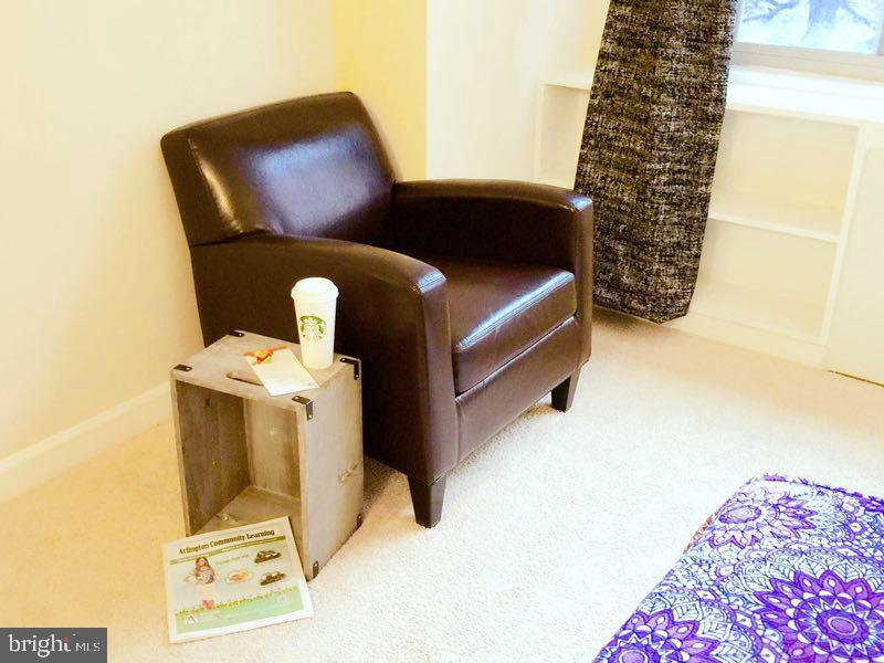 RIVER PLACE WEST - Residential Lease