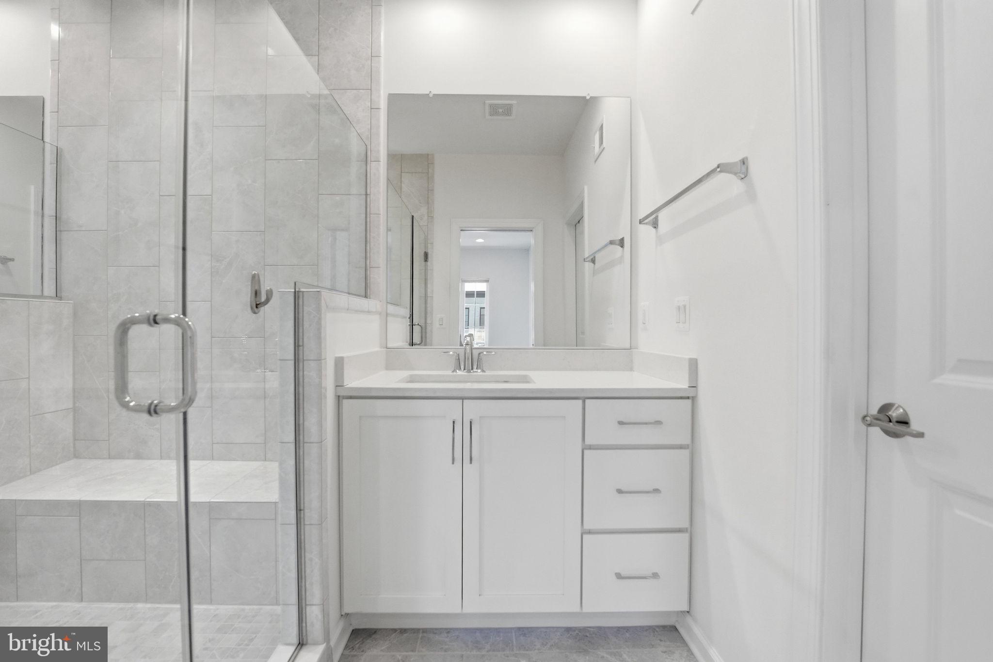 ONE LOUDOUN - Residential