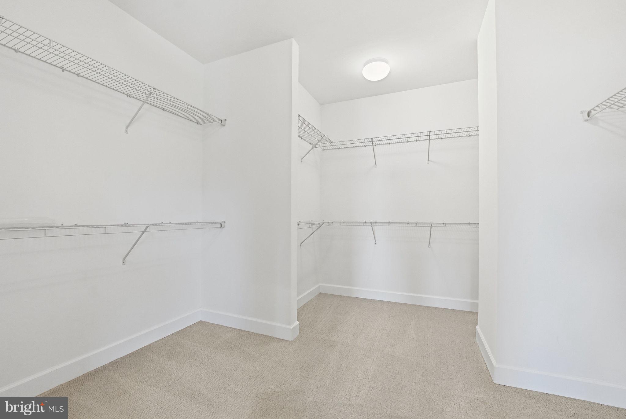 ONE LOUDOUN - Residential