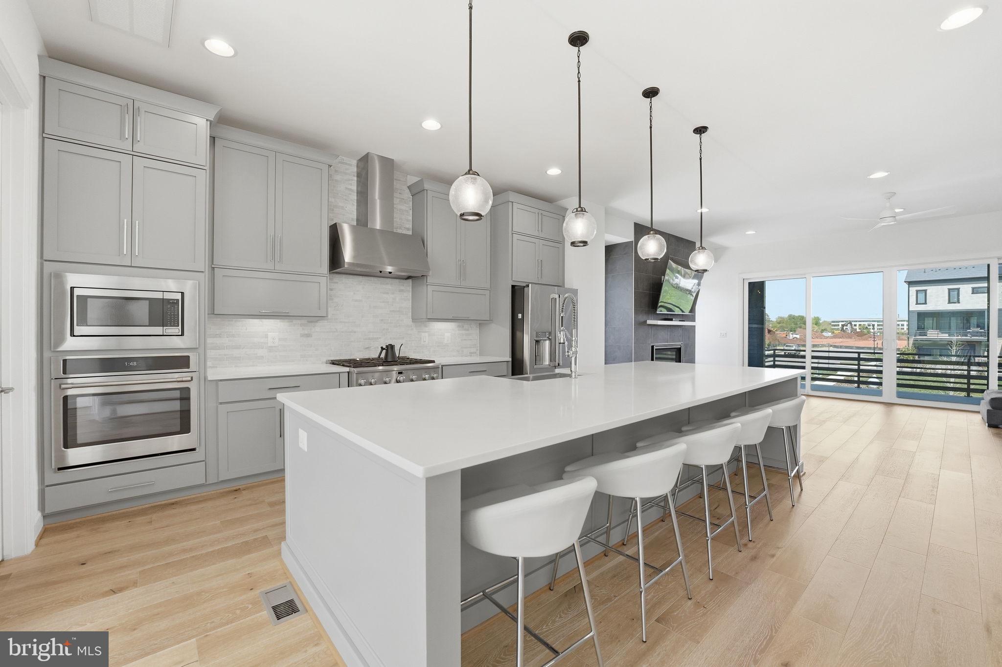 ONE LOUDOUN - Residential