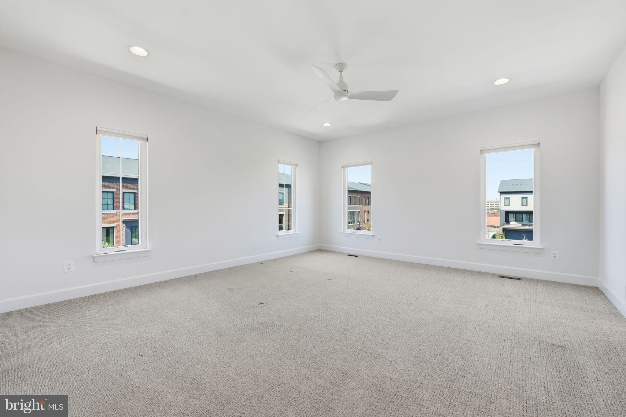 ONE LOUDOUN - Residential