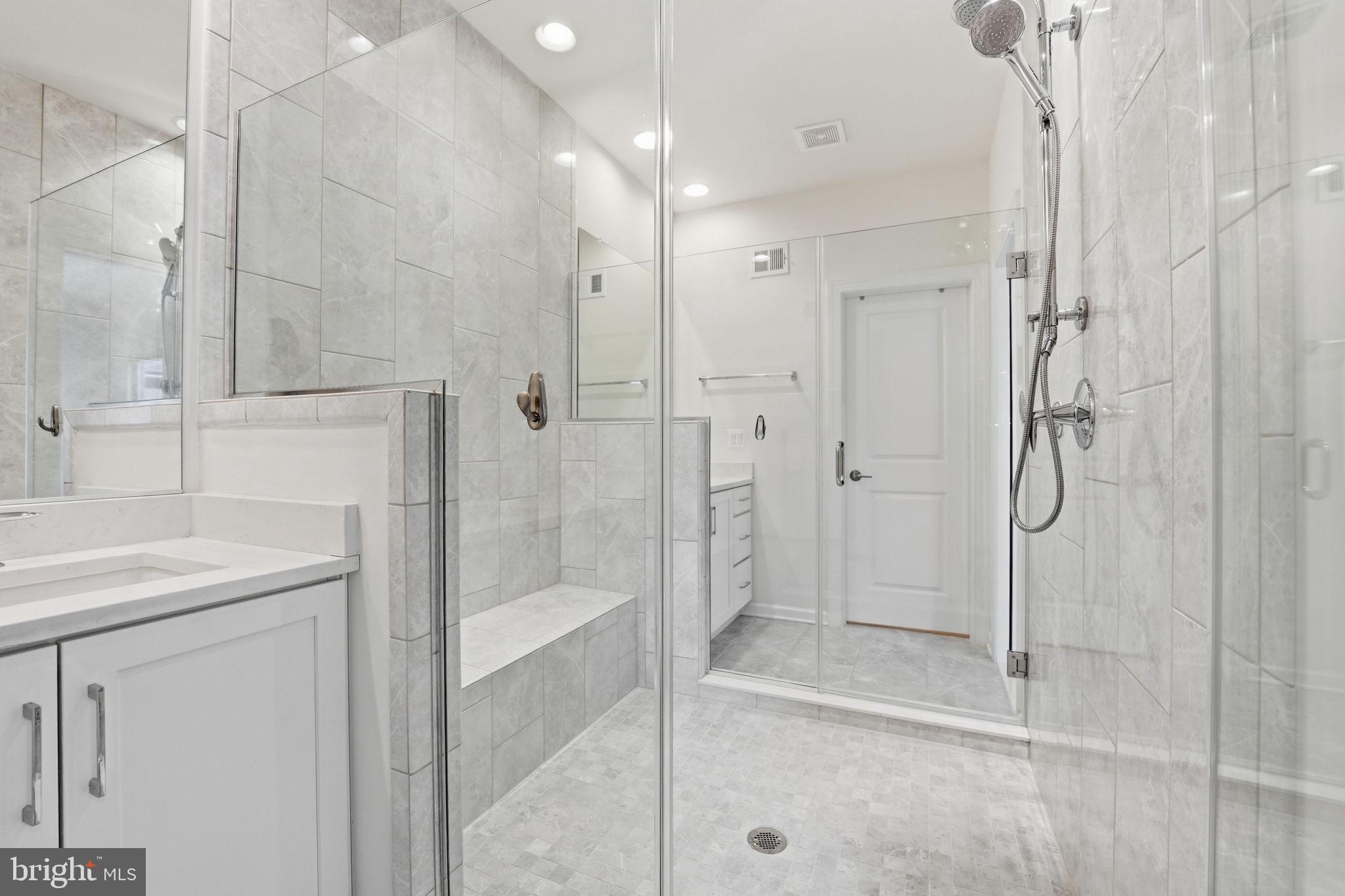 ONE LOUDOUN - Residential