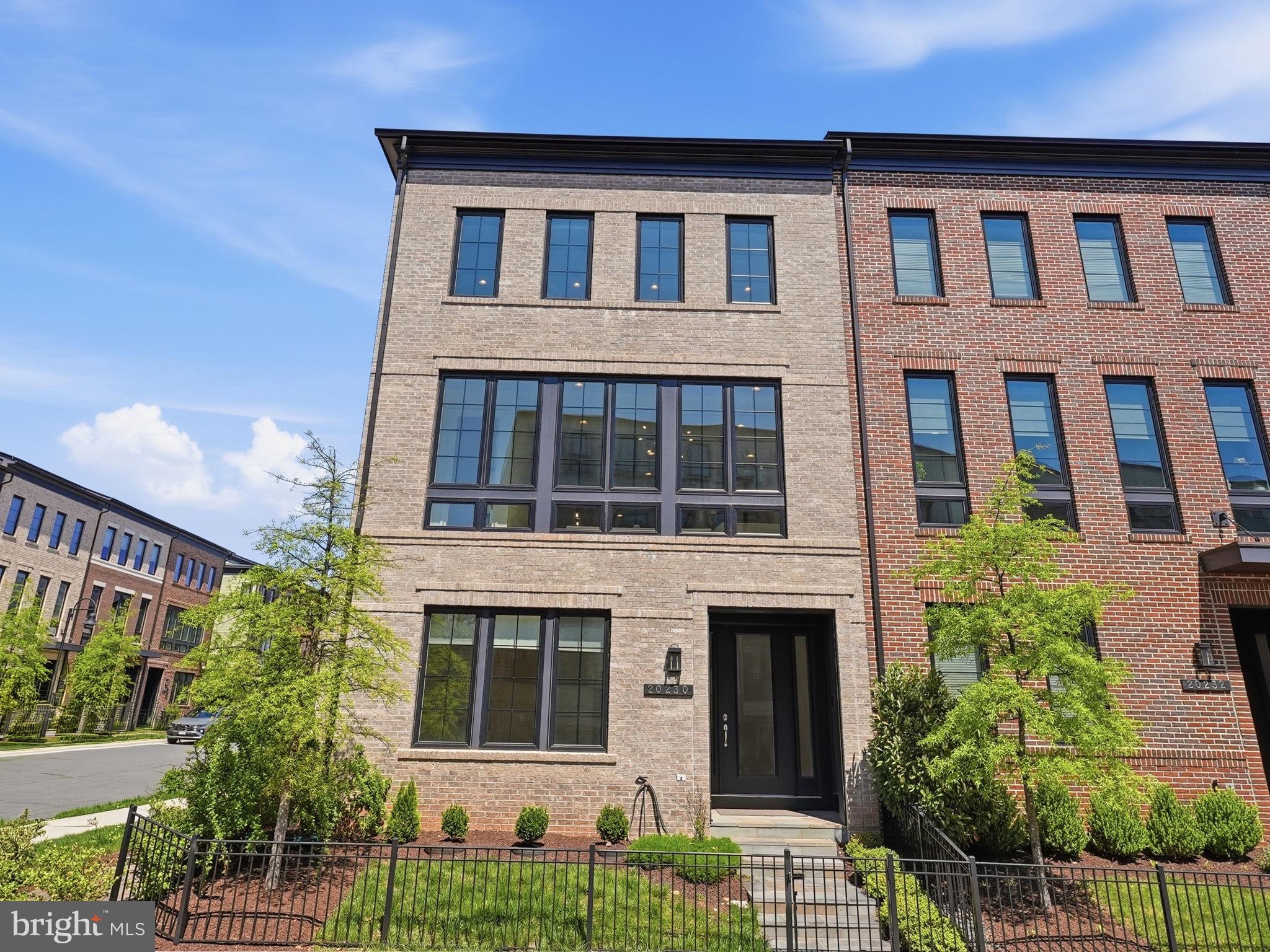 ONE LOUDOUN - Residential