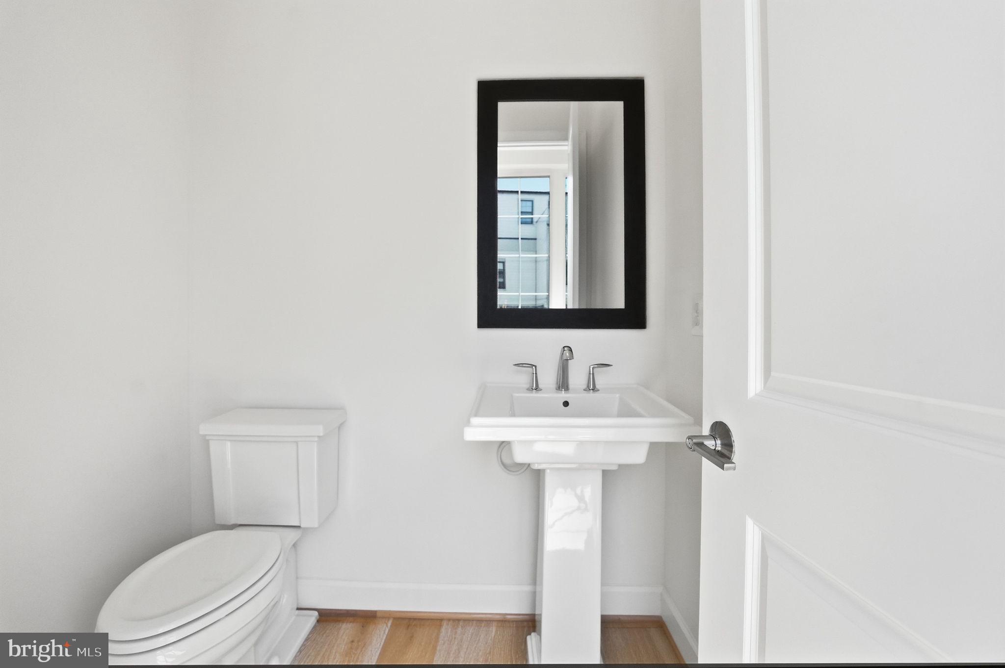 ONE LOUDOUN - Residential