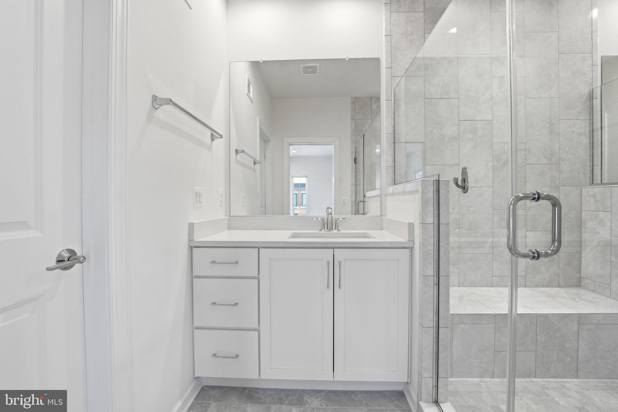 ONE LOUDOUN - Residential