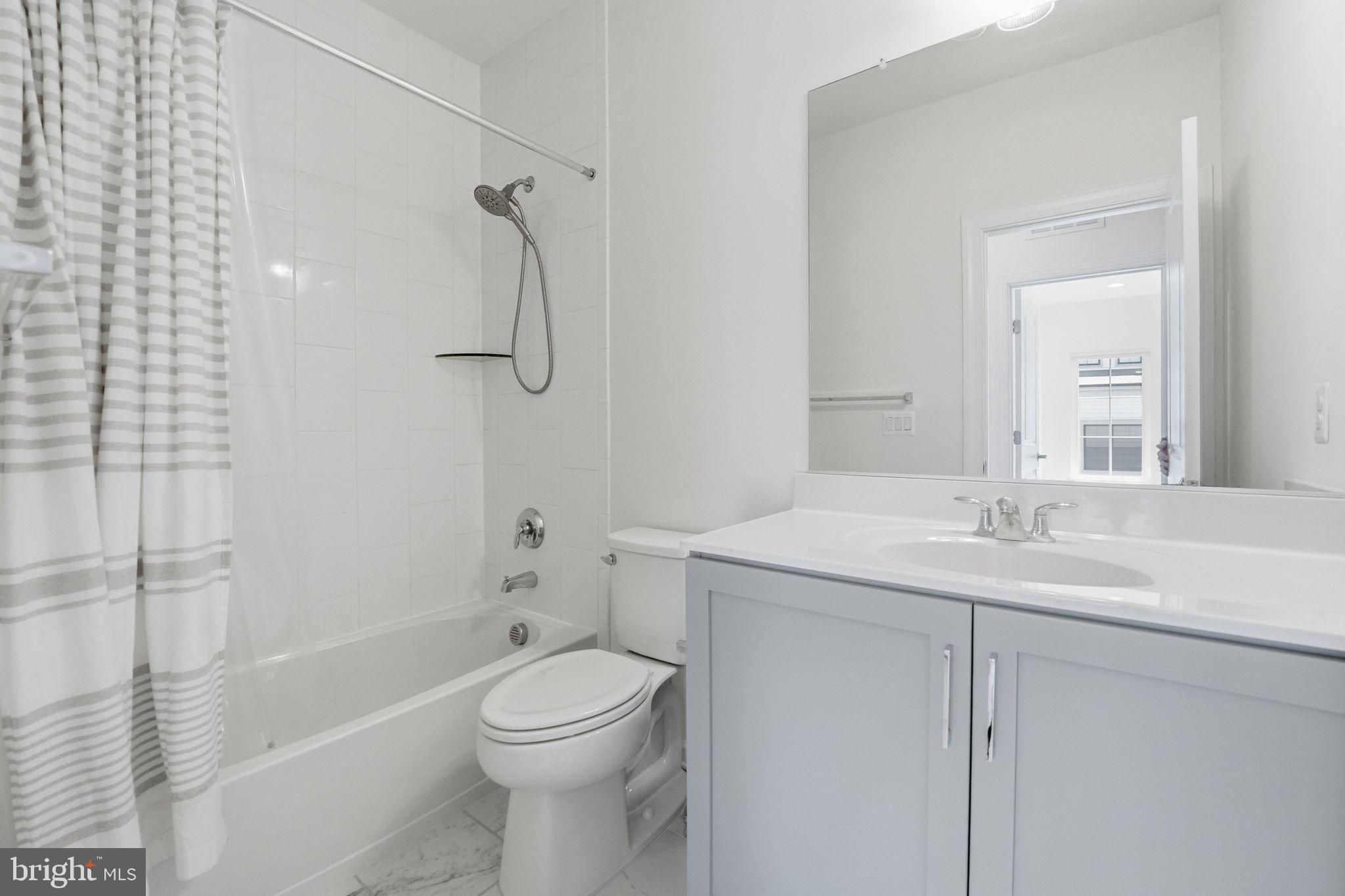 ONE LOUDOUN - Residential