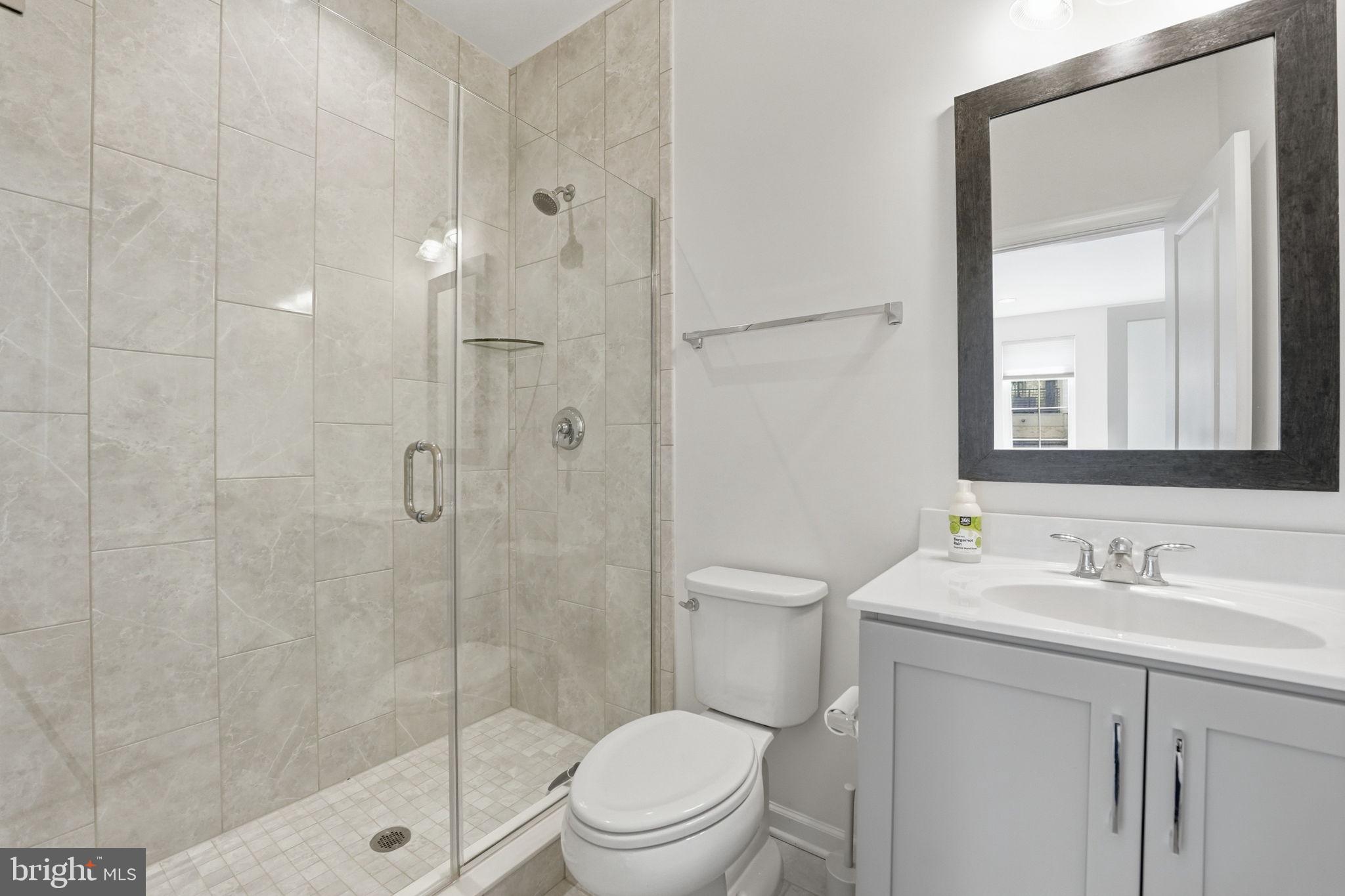 ONE LOUDOUN - Residential