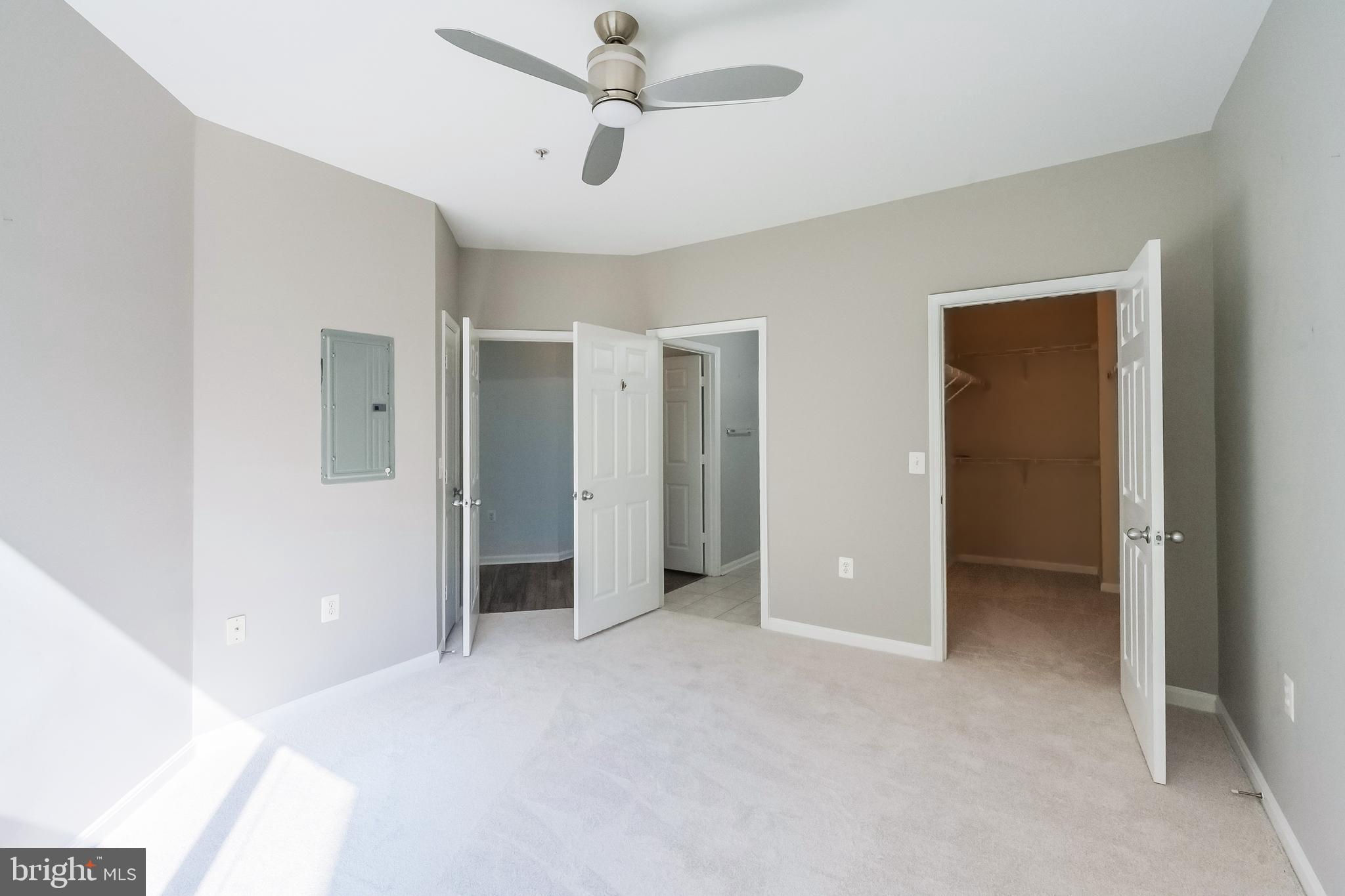 MARQUIS AT VIENNA STATION - Residential