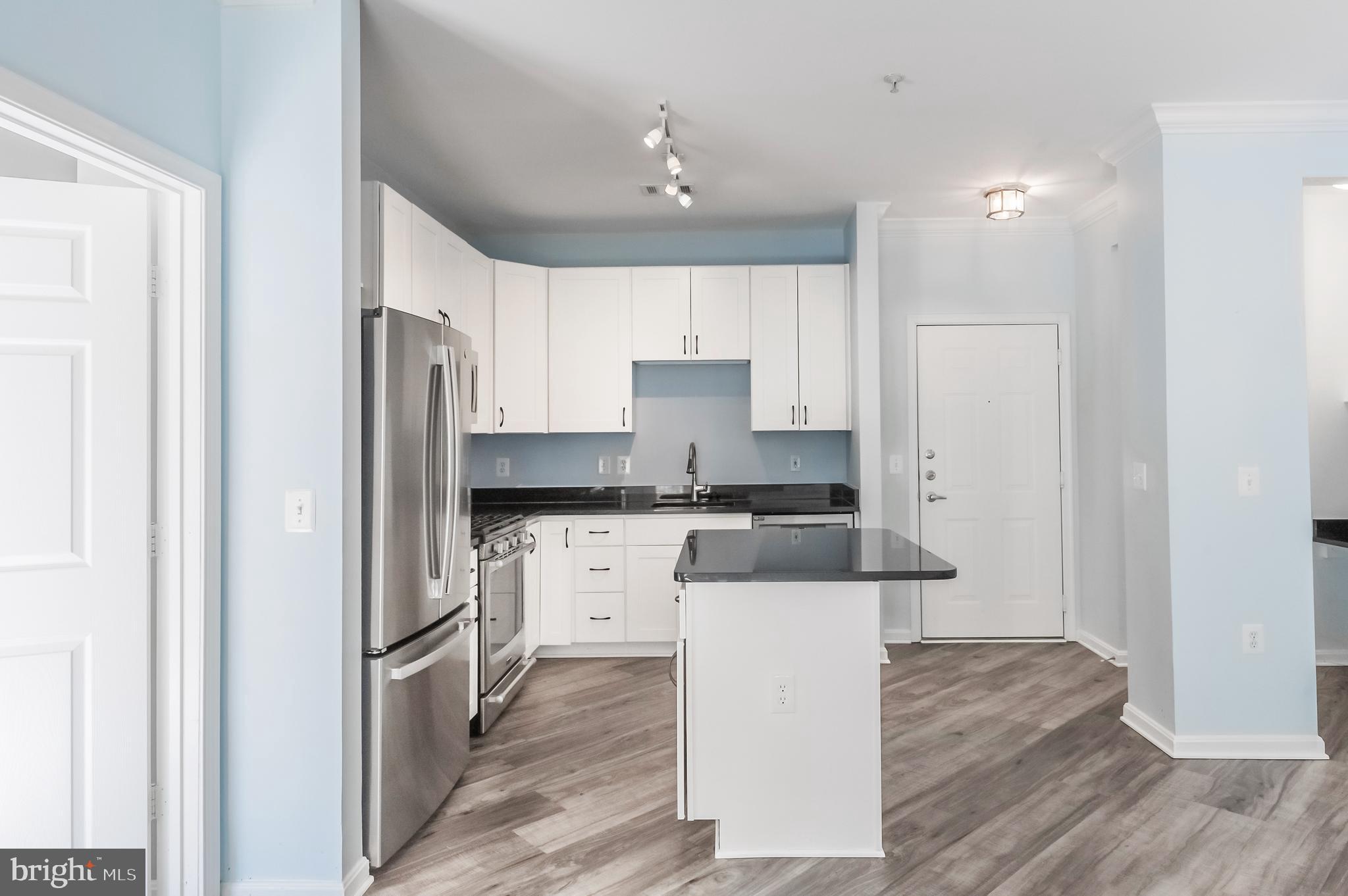 MARQUIS AT VIENNA STATION - Residential