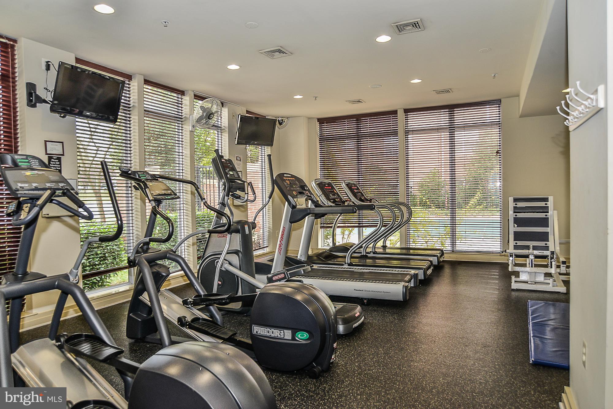 MARQUIS AT VIENNA STATION - Residential