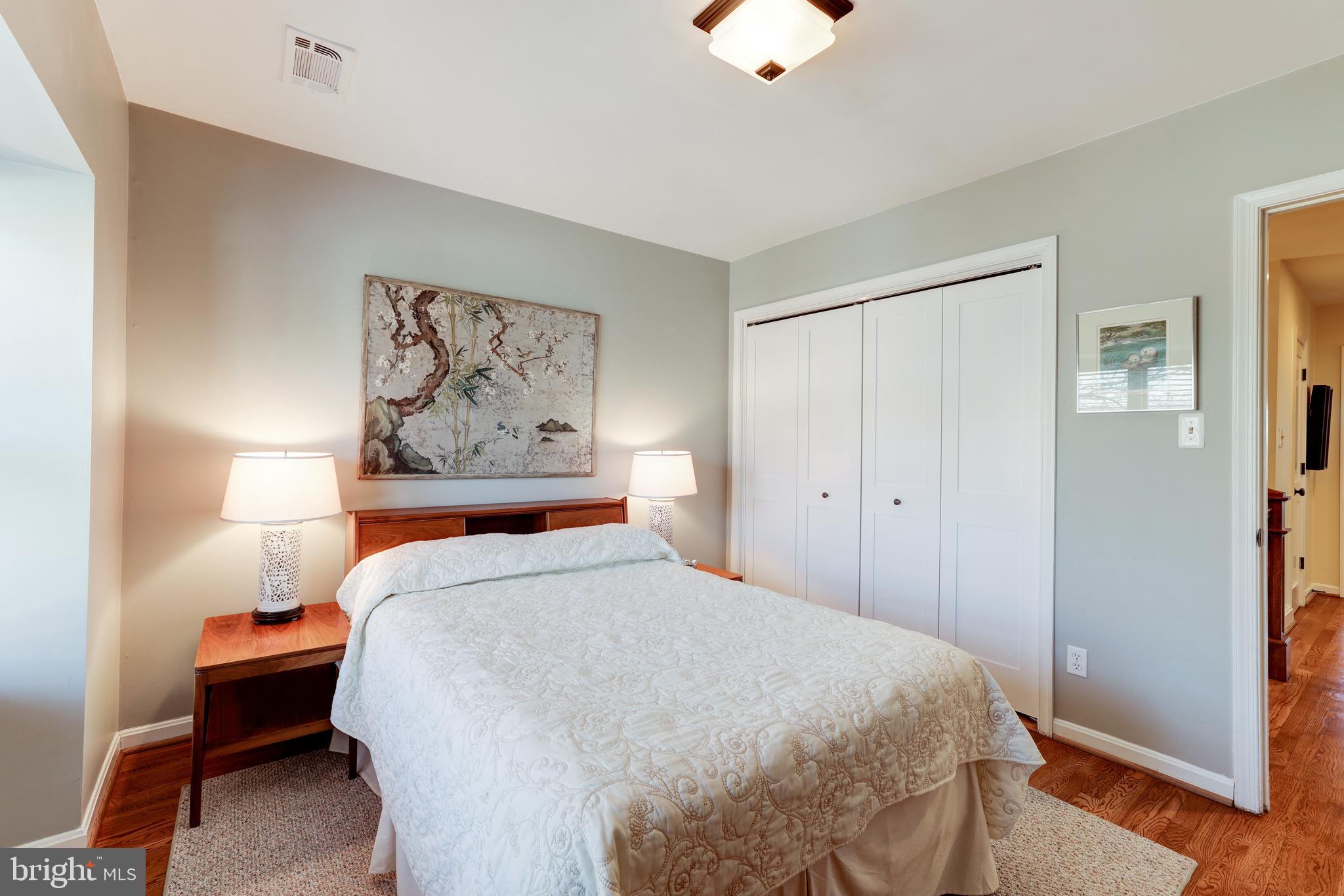 LONDON SQUARE - Residential