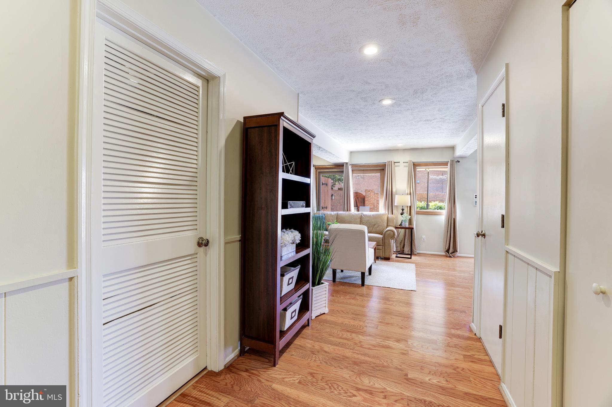 LONDON SQUARE - Residential