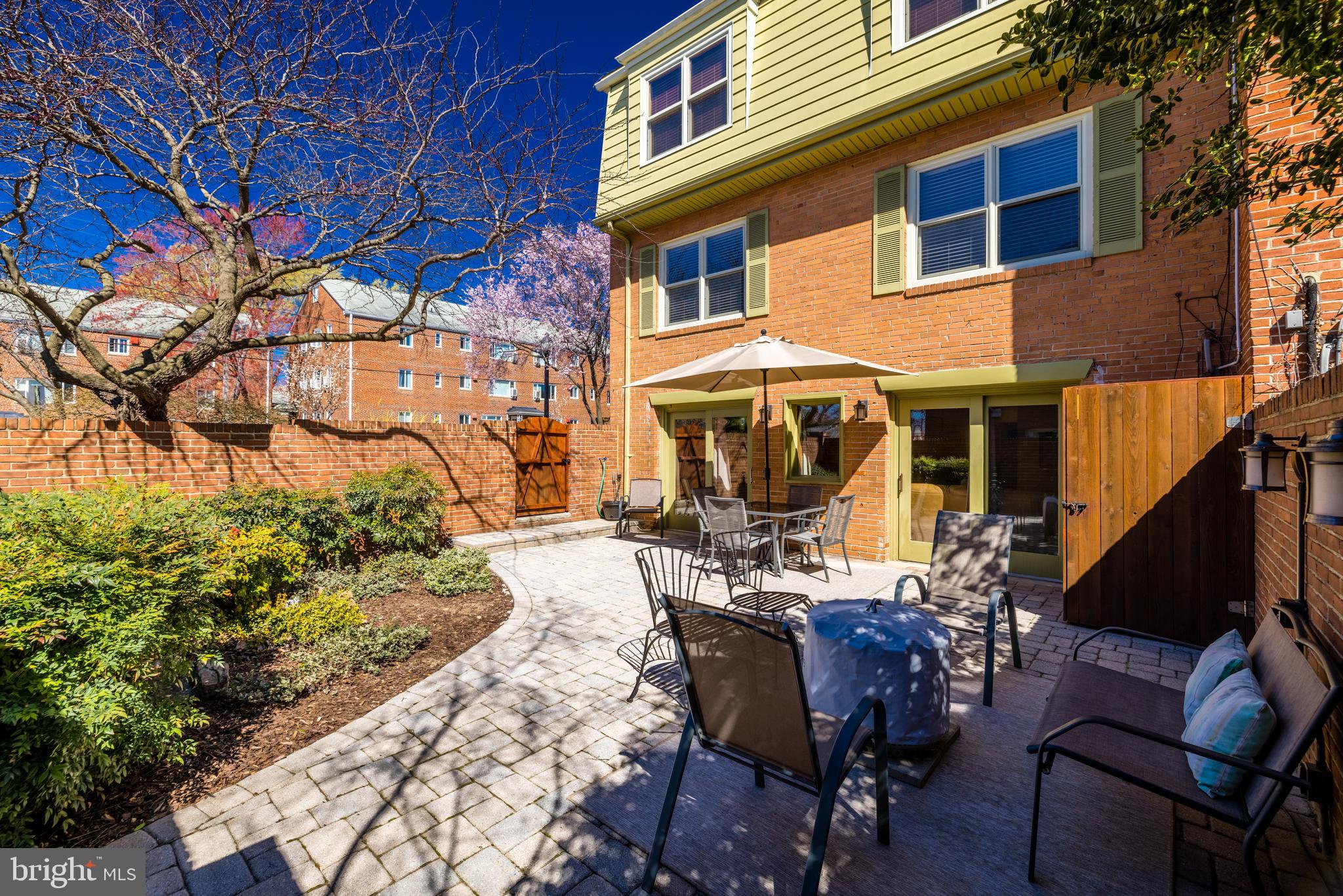 LONDON SQUARE - Residential